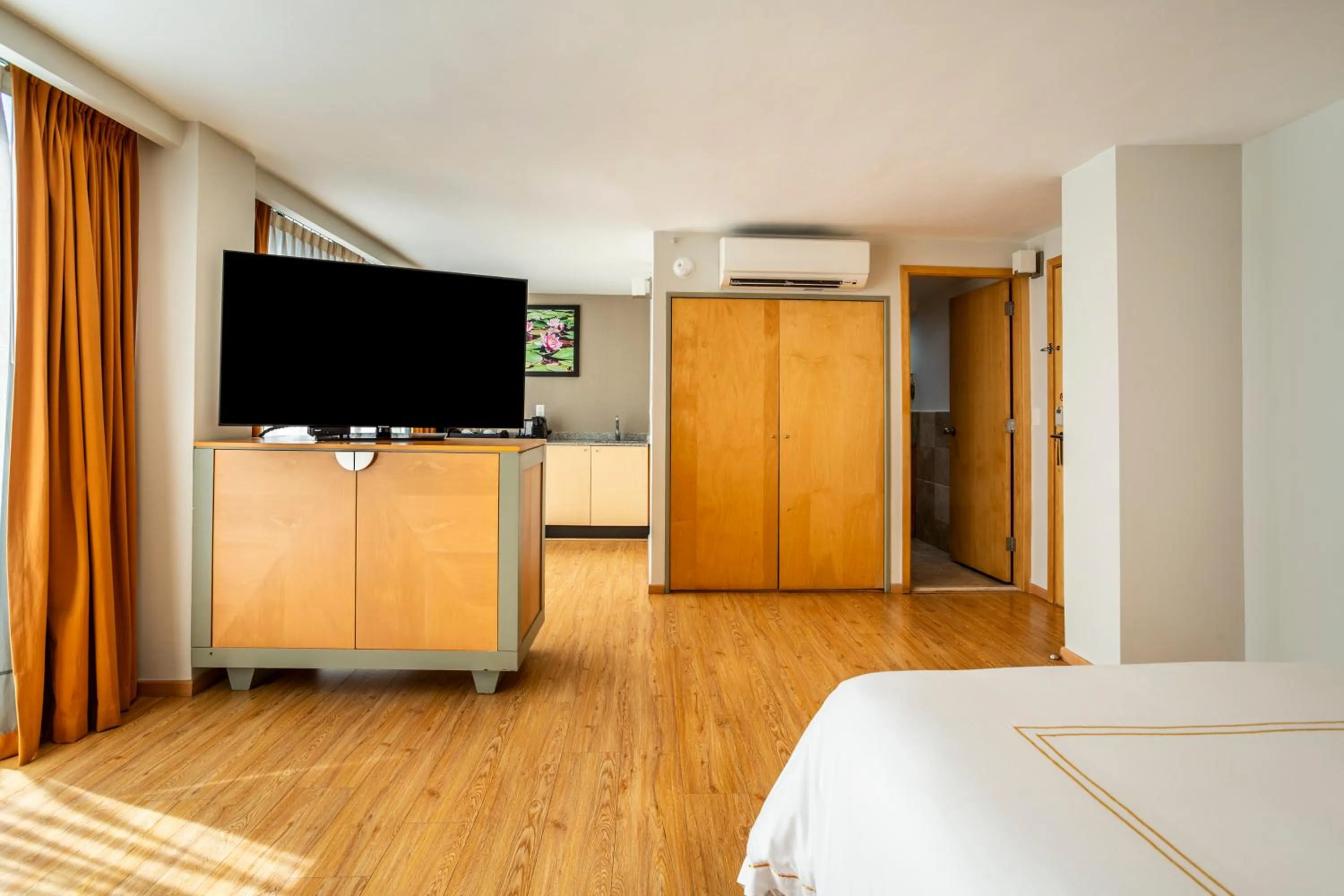 wardrobe, Bed in Alteza Polanco