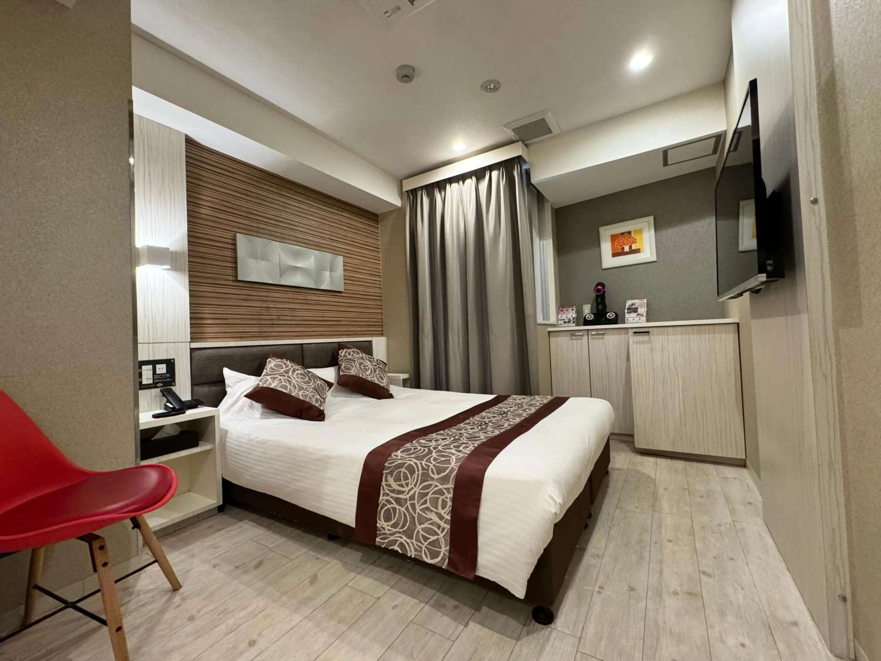 Bedroom, Bed in Amand Hotel