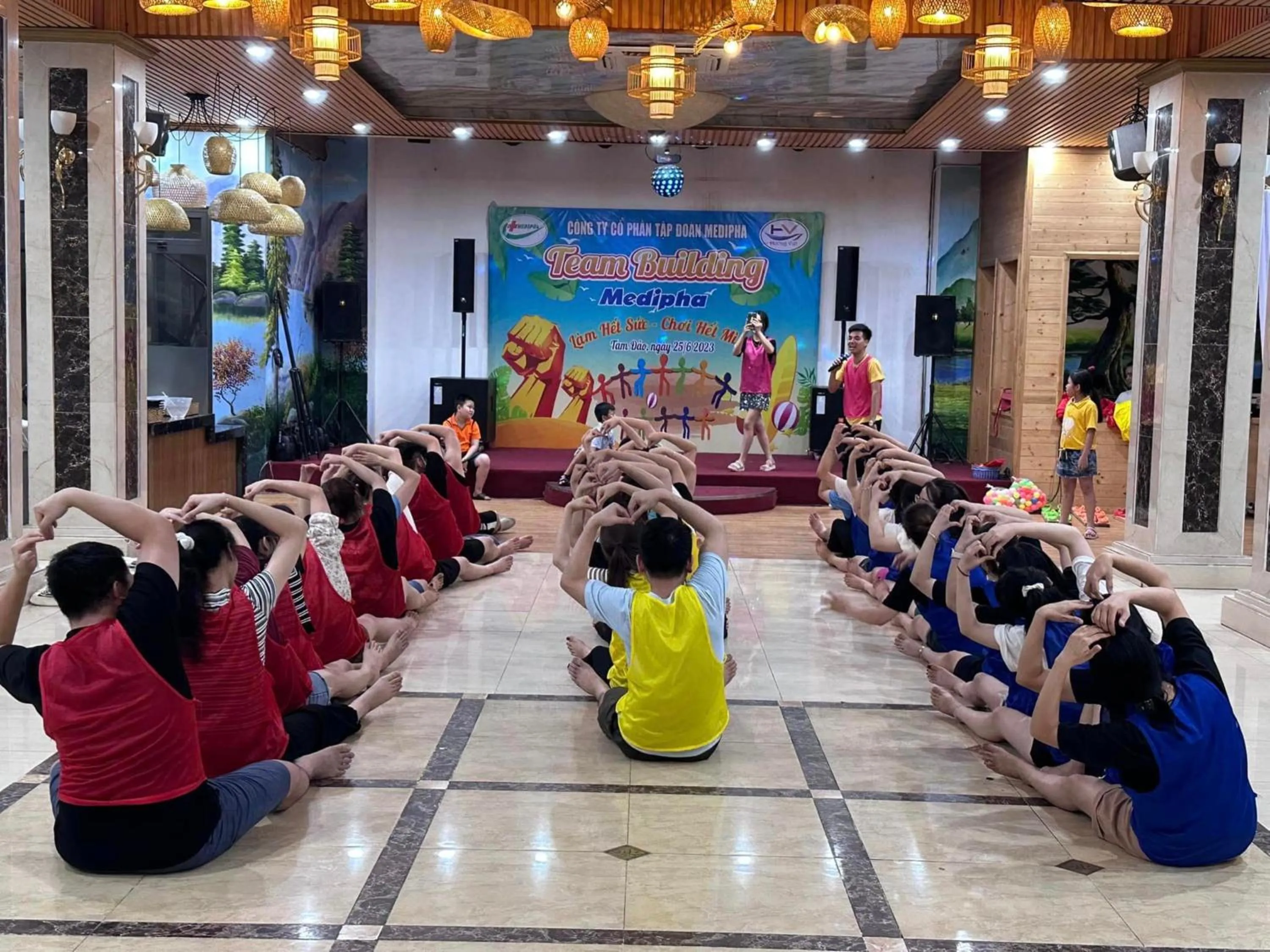 group of guests in Gia Le Hotel