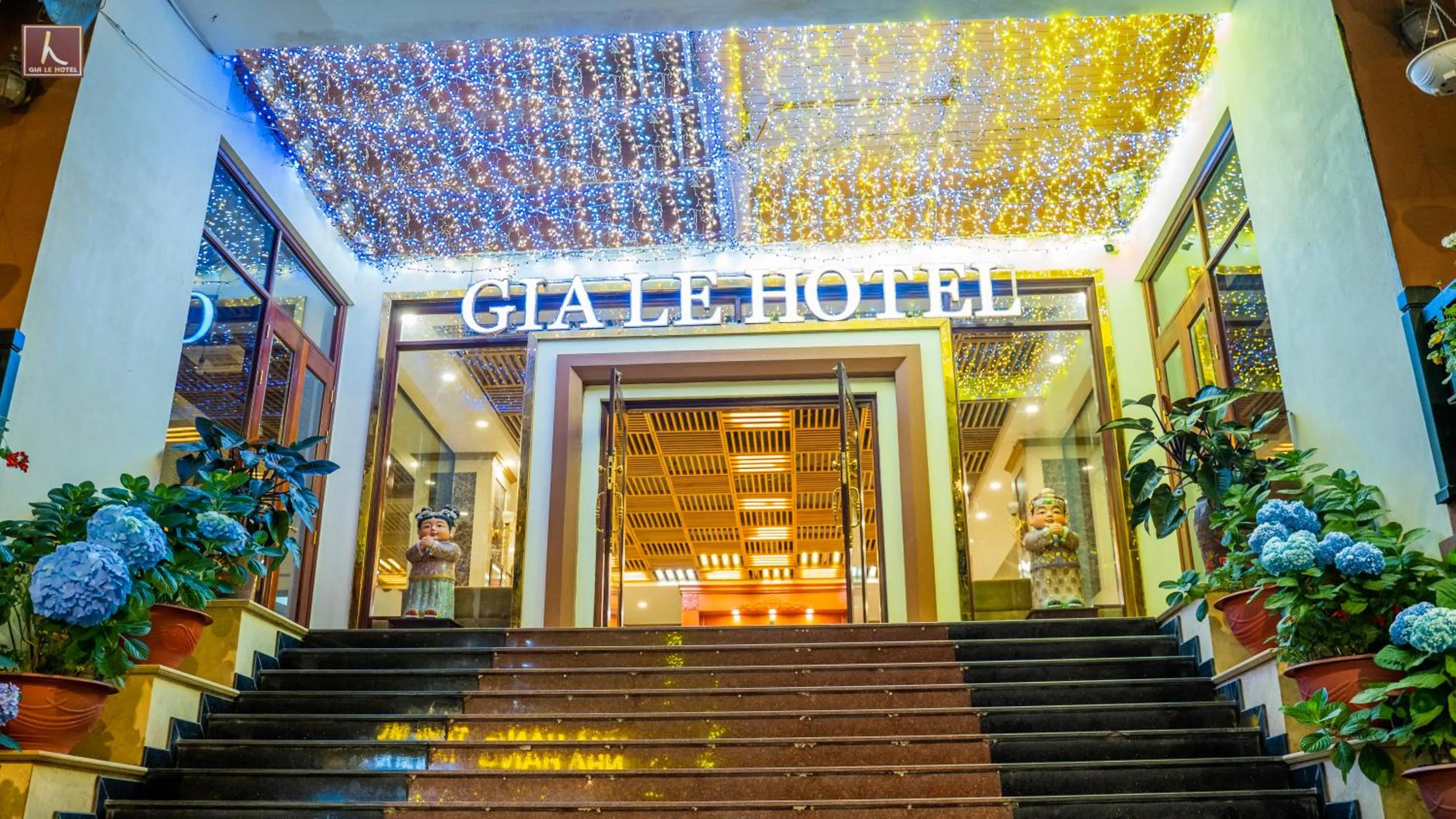 Facade/entrance in Gia Le Hotel