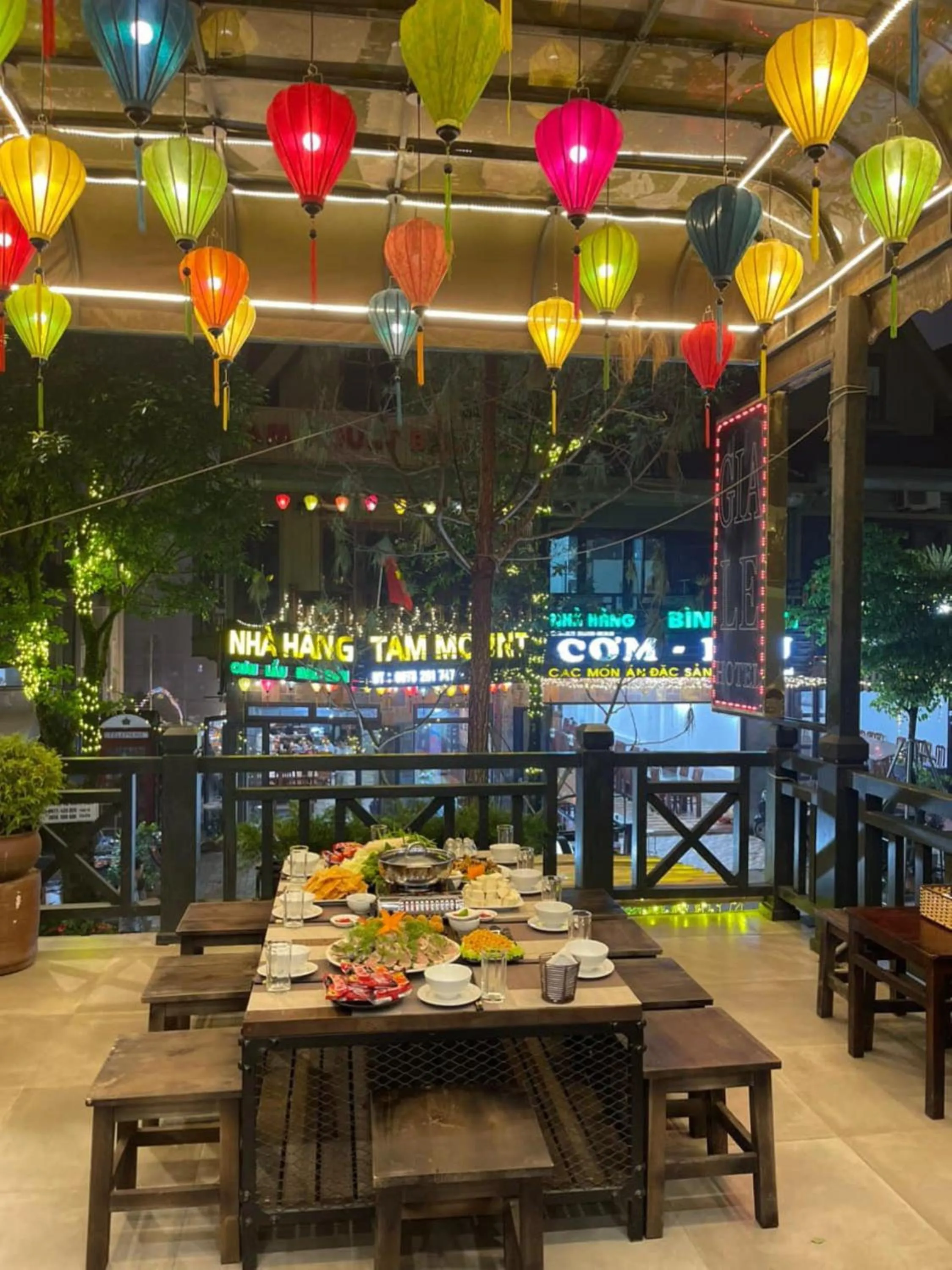 Food and drinks in Gia Le Hotel