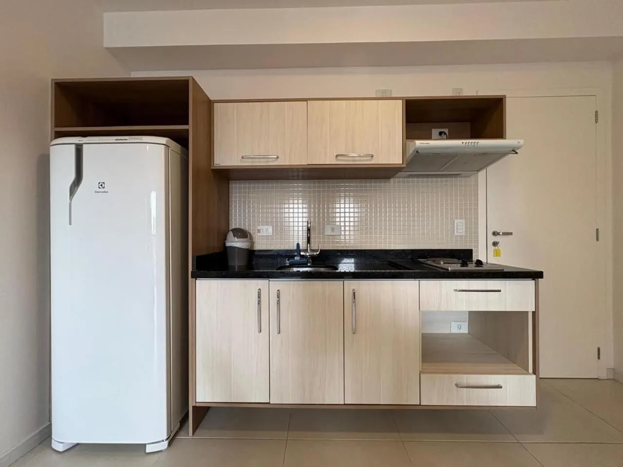 Apto em frente ao shopping com piscina aquecida