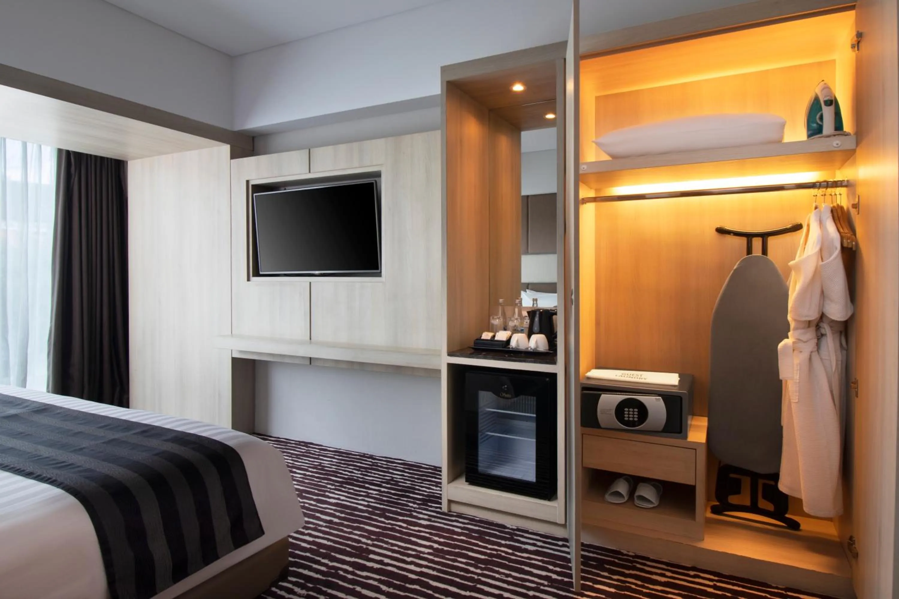 Bedroom, Bed in Sovereign Bali Hotel