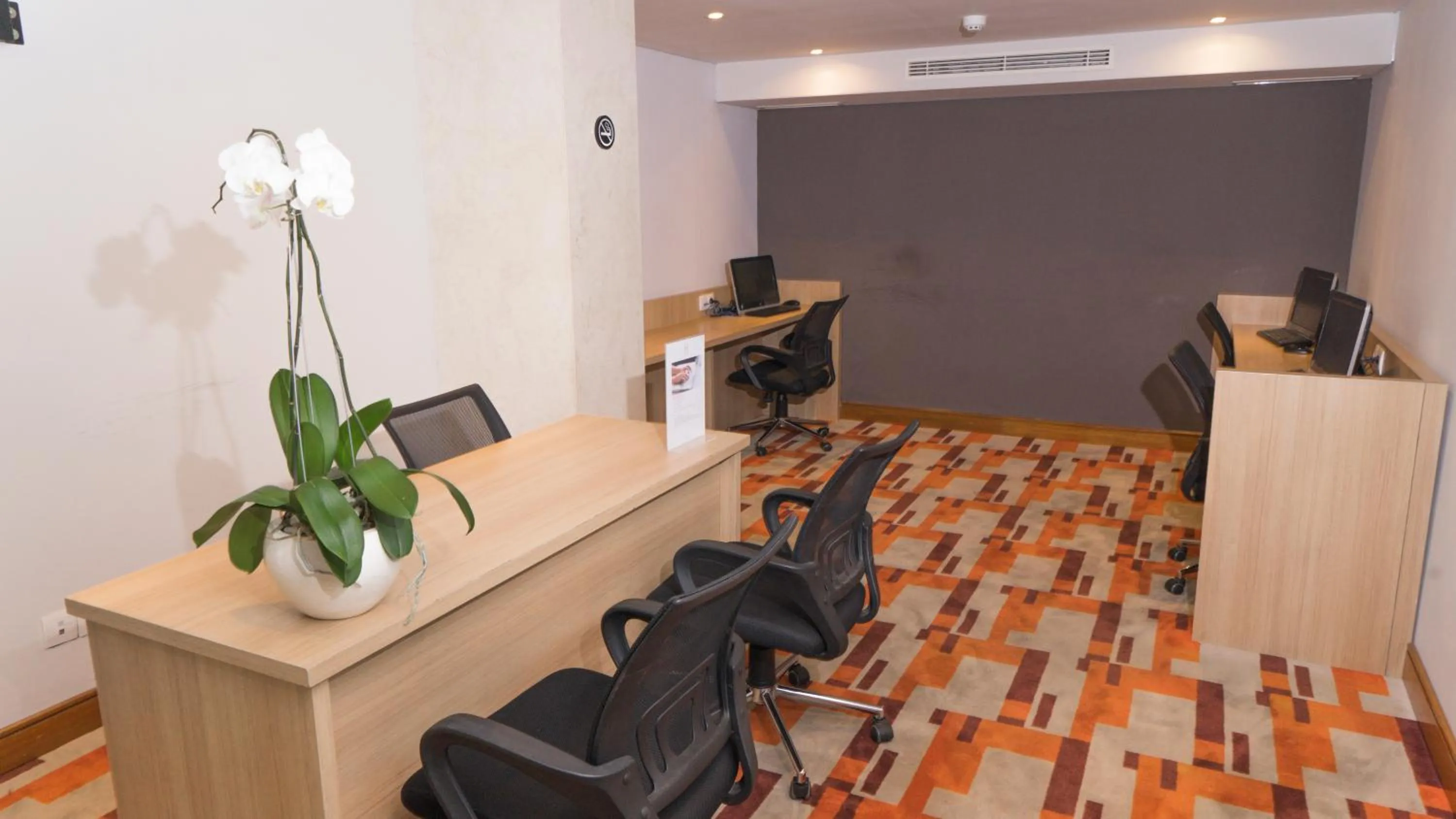 Business facilities in Sovereign Bali Hotel