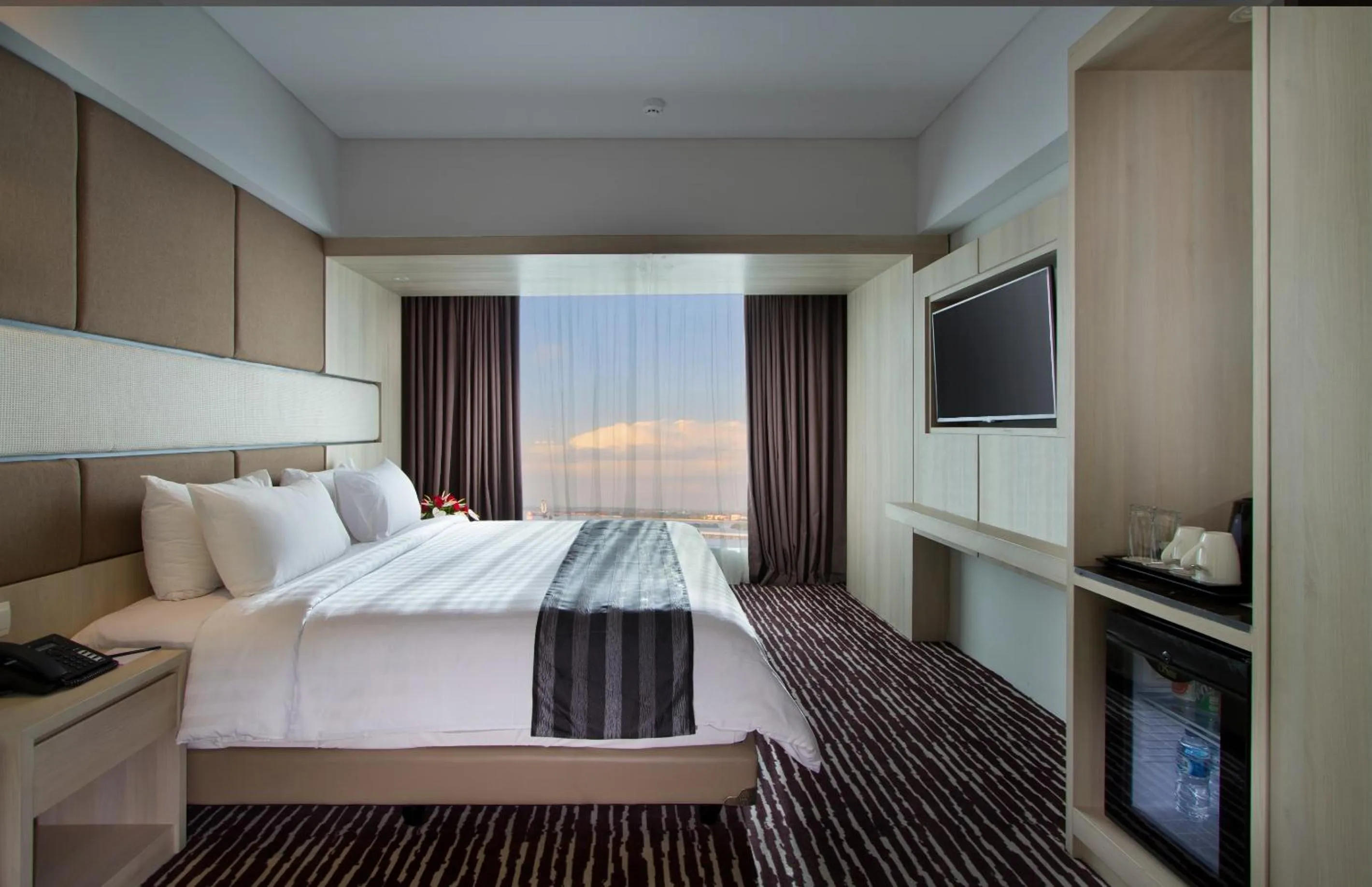 Photo of the whole room, Bed in Sovereign Bali Hotel