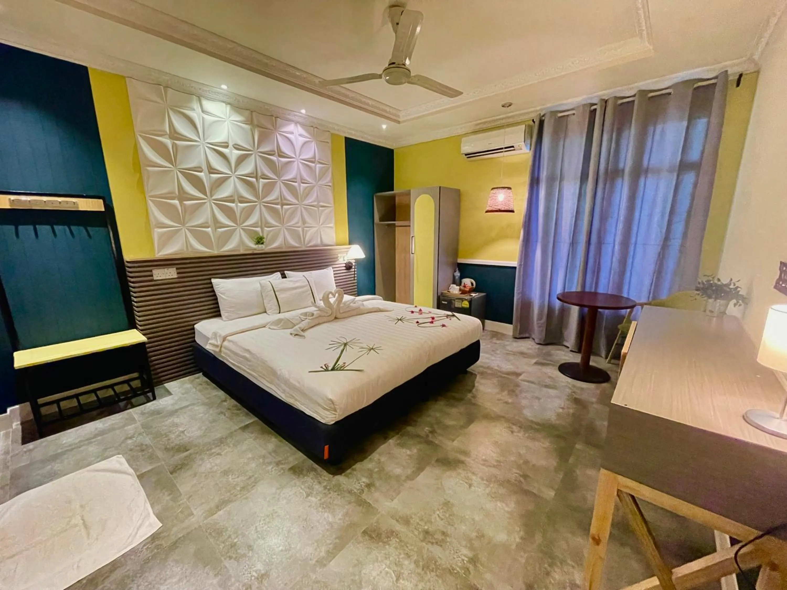 Photo of the whole room, Bed in Koimala Hotel