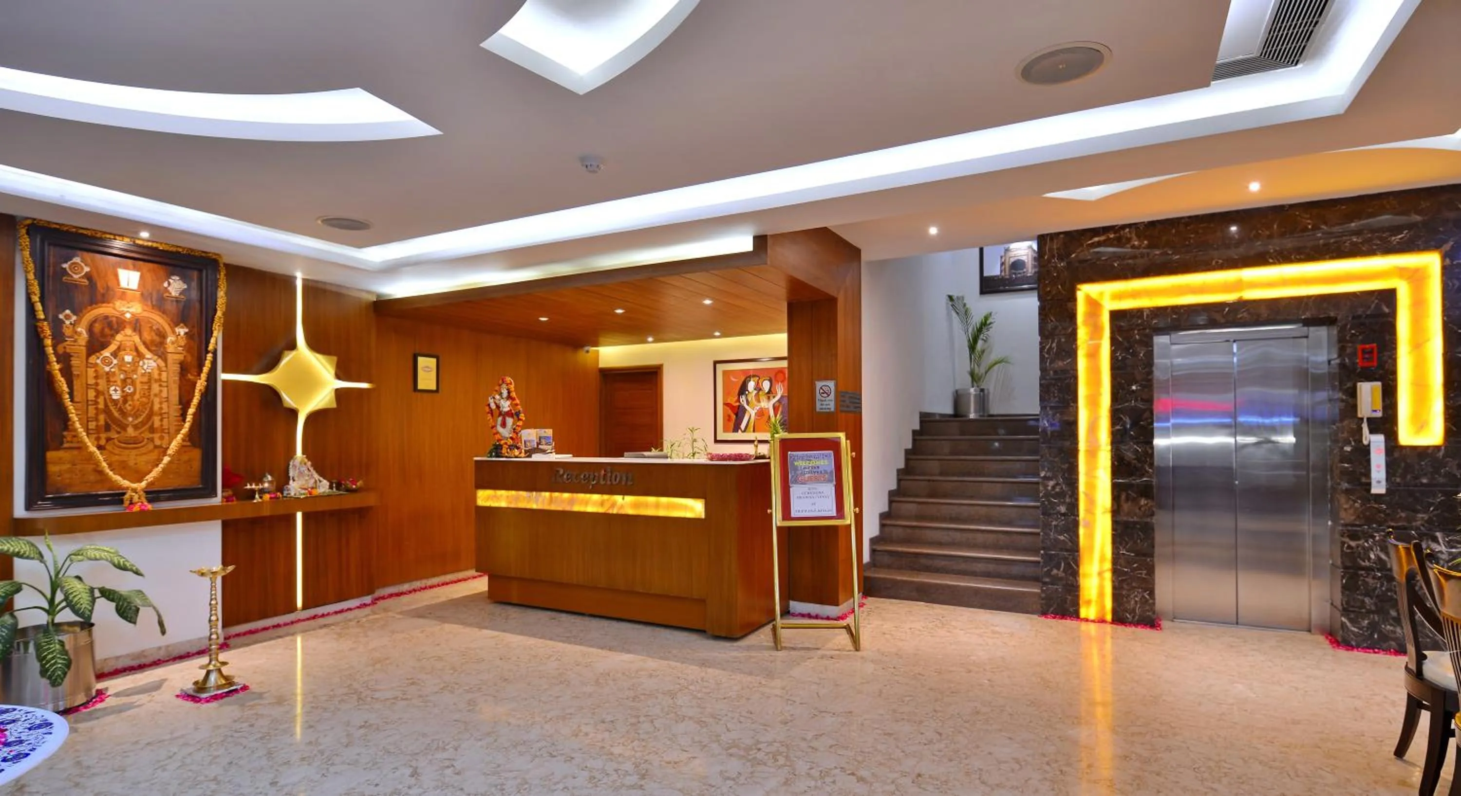 Lobby or reception in Hotel Seven Hills Tower