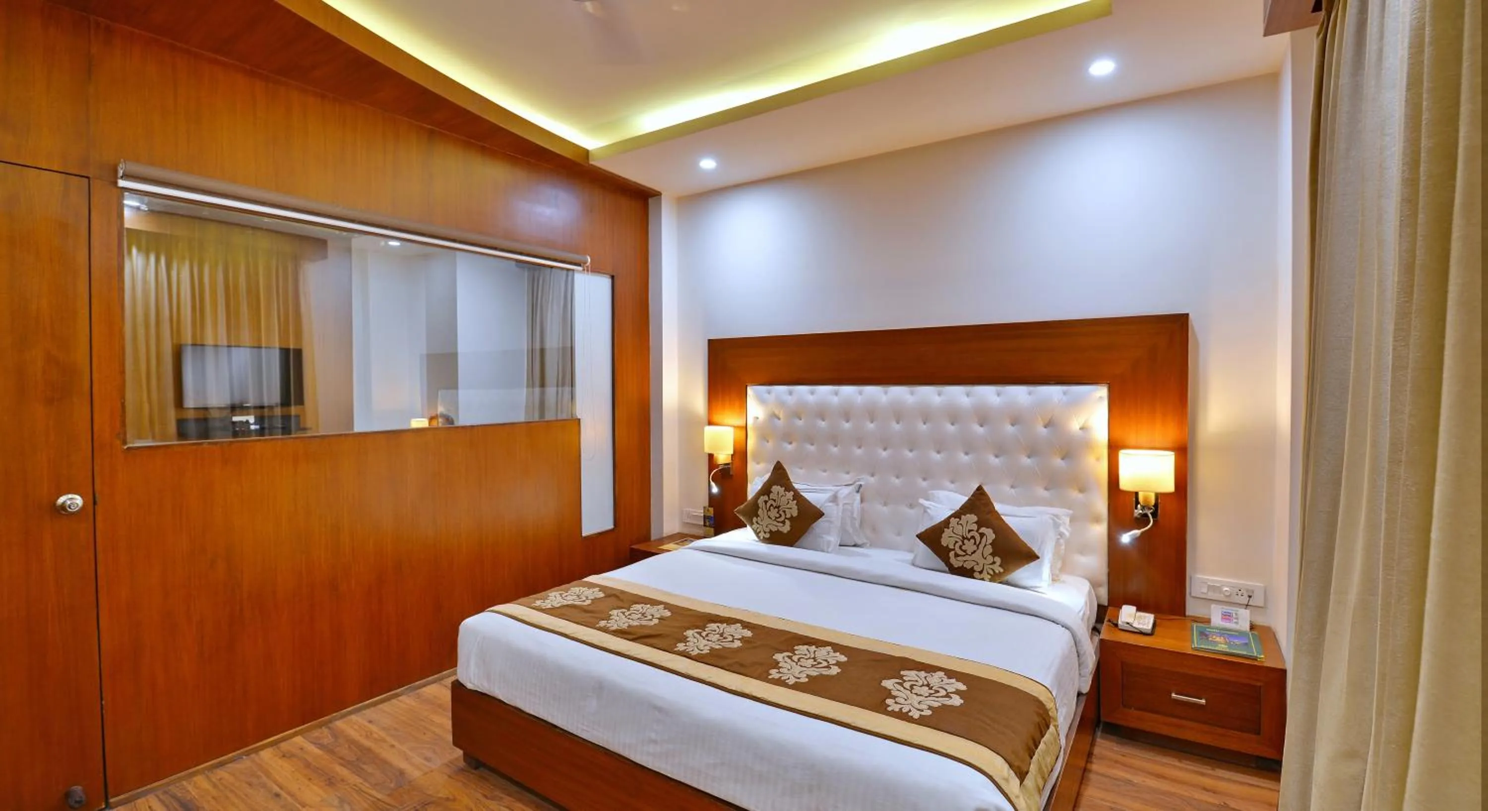 Photo of the whole room, Bed in Hotel Seven Hills Tower