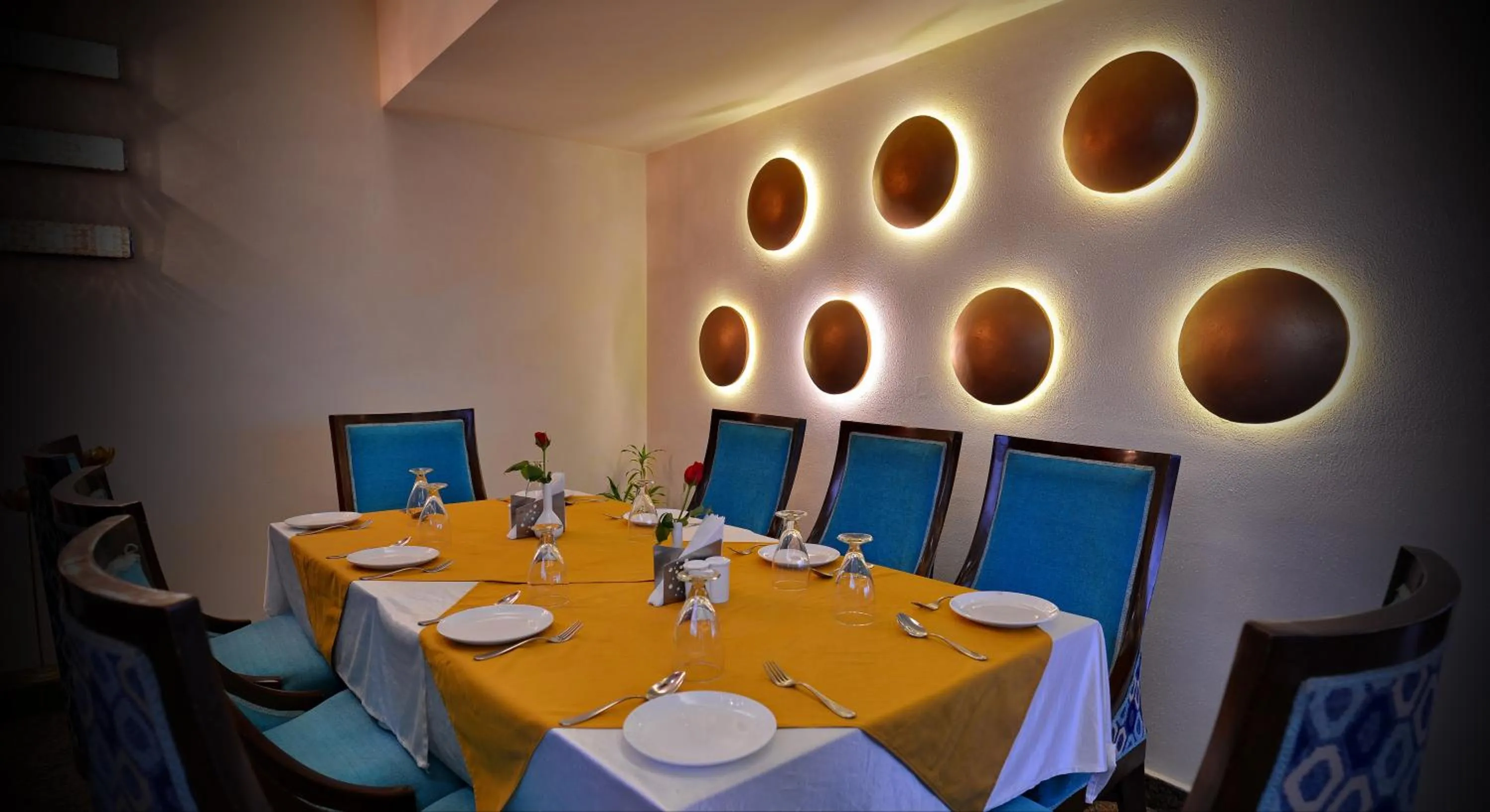 Dining area in Hotel Seven Hills Tower