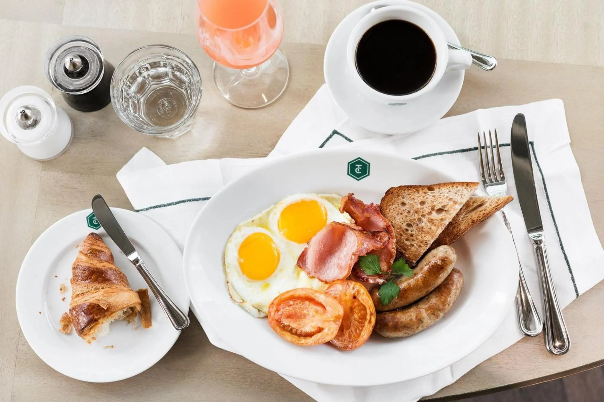 Food in Hotel Seven Hills Tower