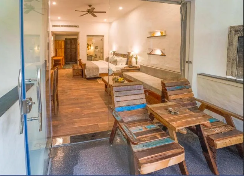 Photo of the whole room, Bed in Paatlidun Safari Lodge, Jim Corbett