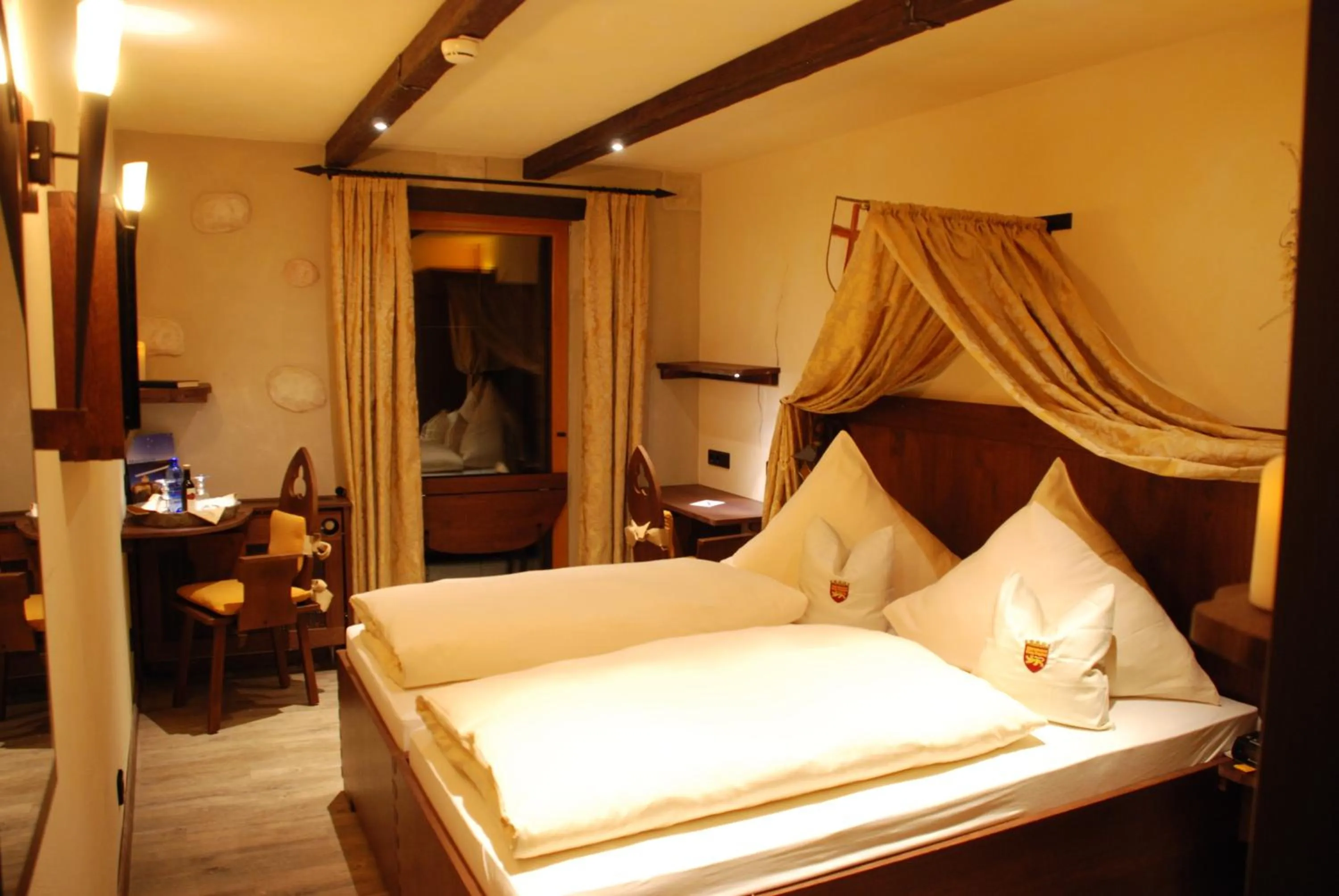 Bedroom, Bed in Mittelalterhotel-Gästehaus Rauchfang