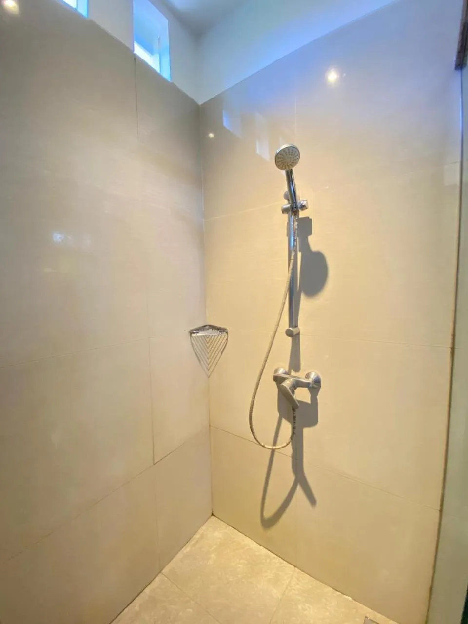Shower in Menara Laut Hotel