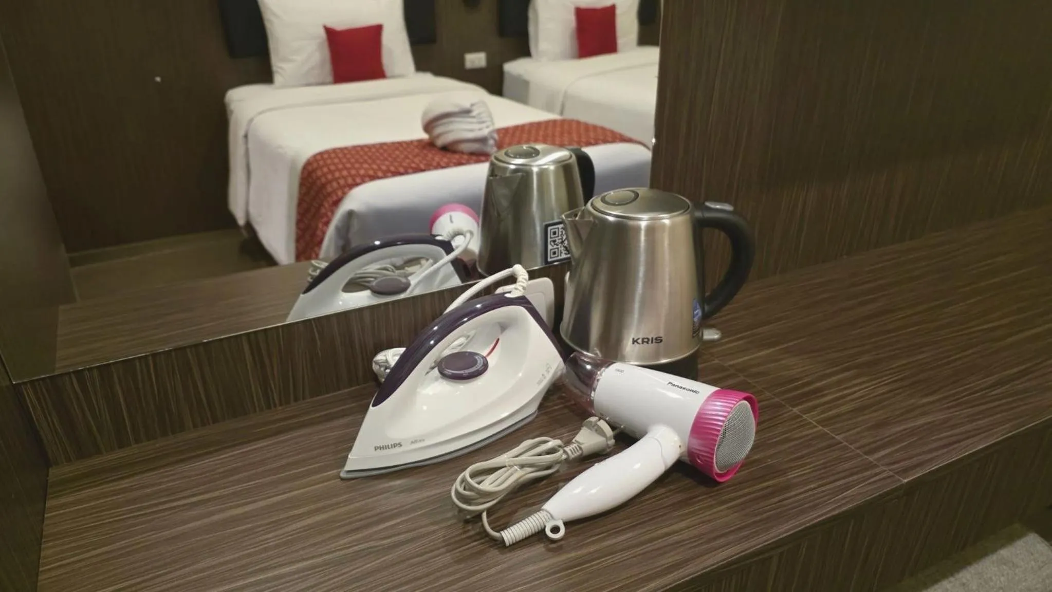 flat iron, Bed in Yuwono Hotel & Villa Malioboro