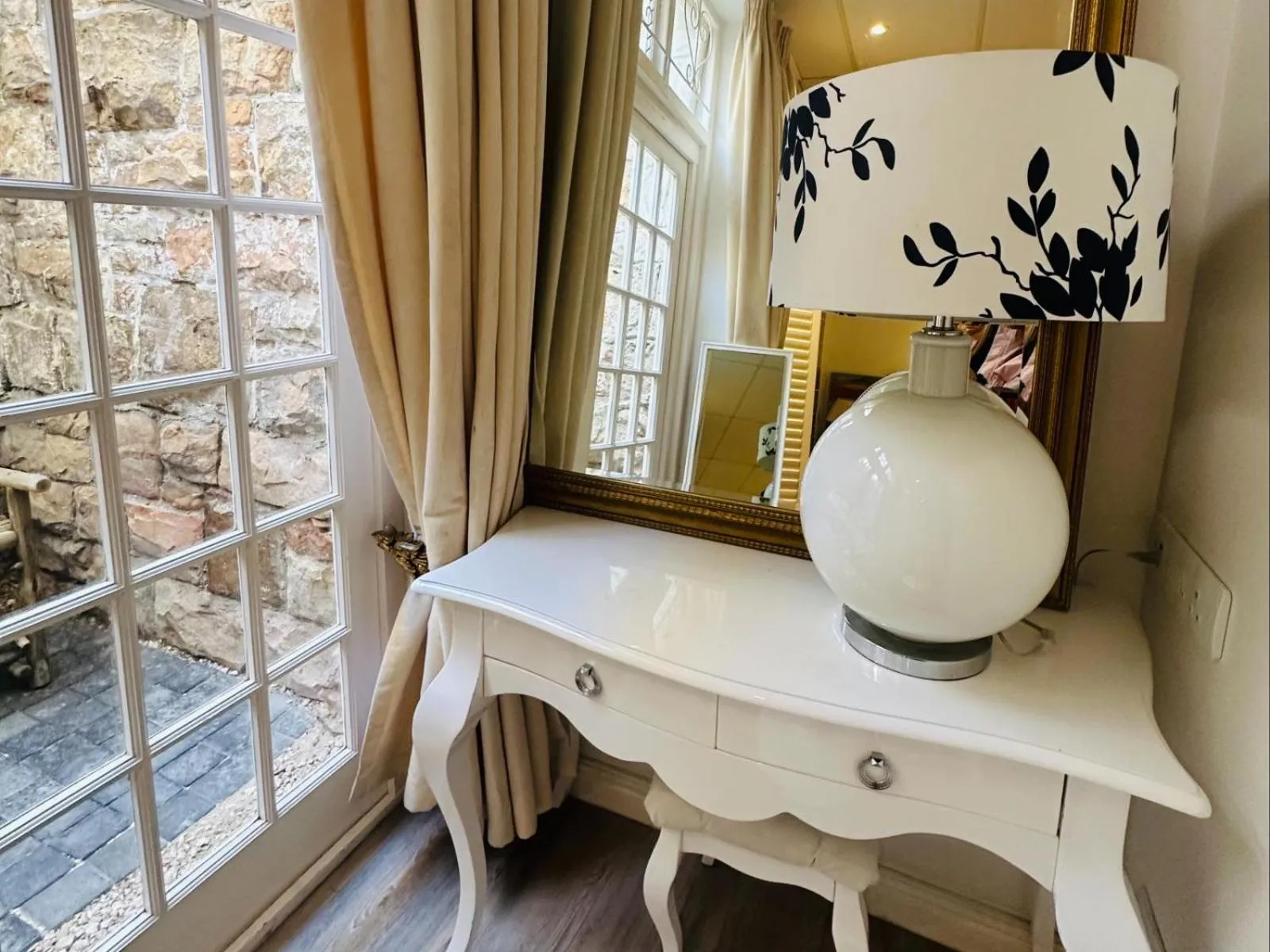 Seating area in Ashby Manor Guest House