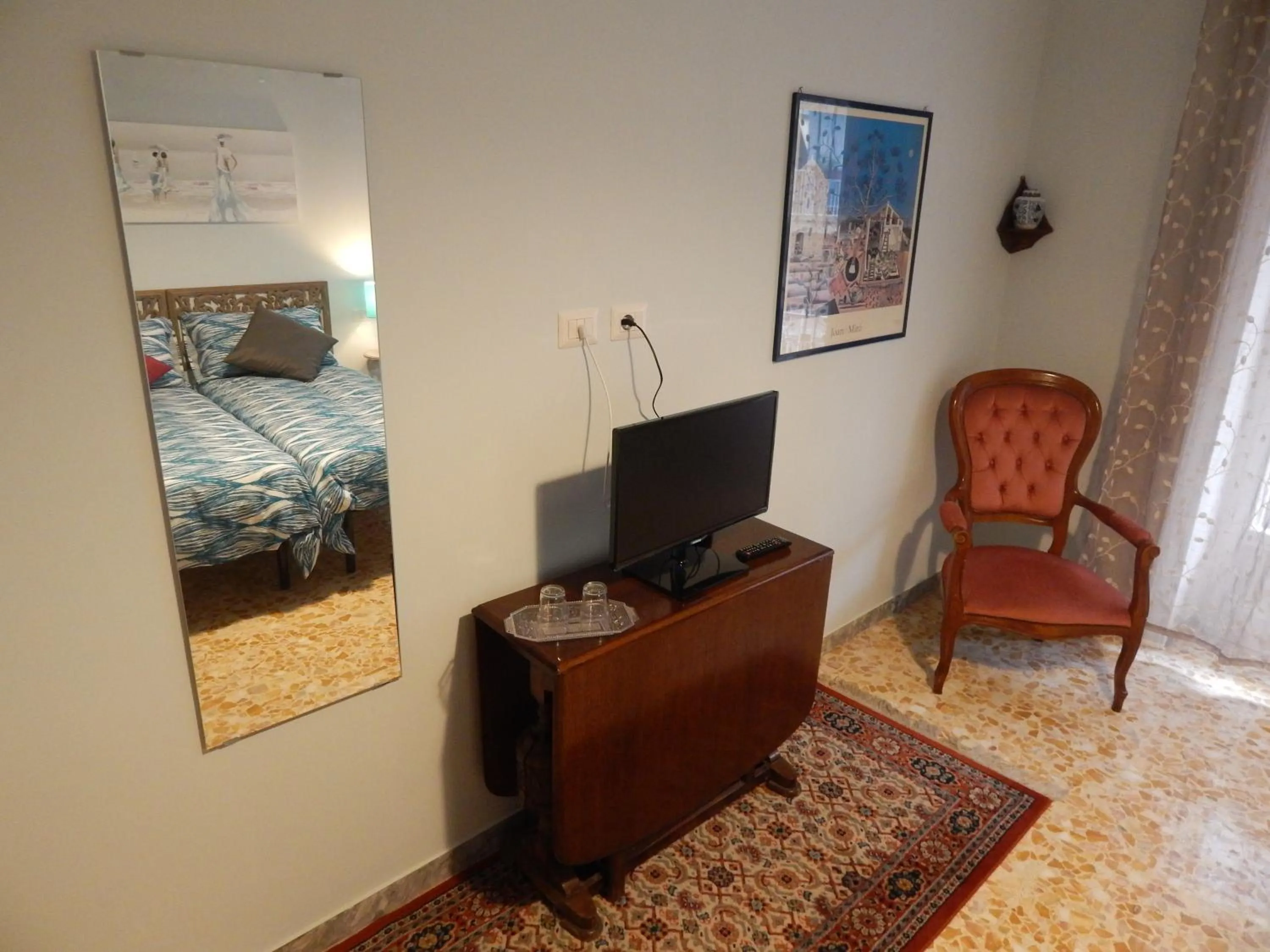 Decorative detail, Bed in Affittacamere Roma Centro, Musei Vaticani Rooms