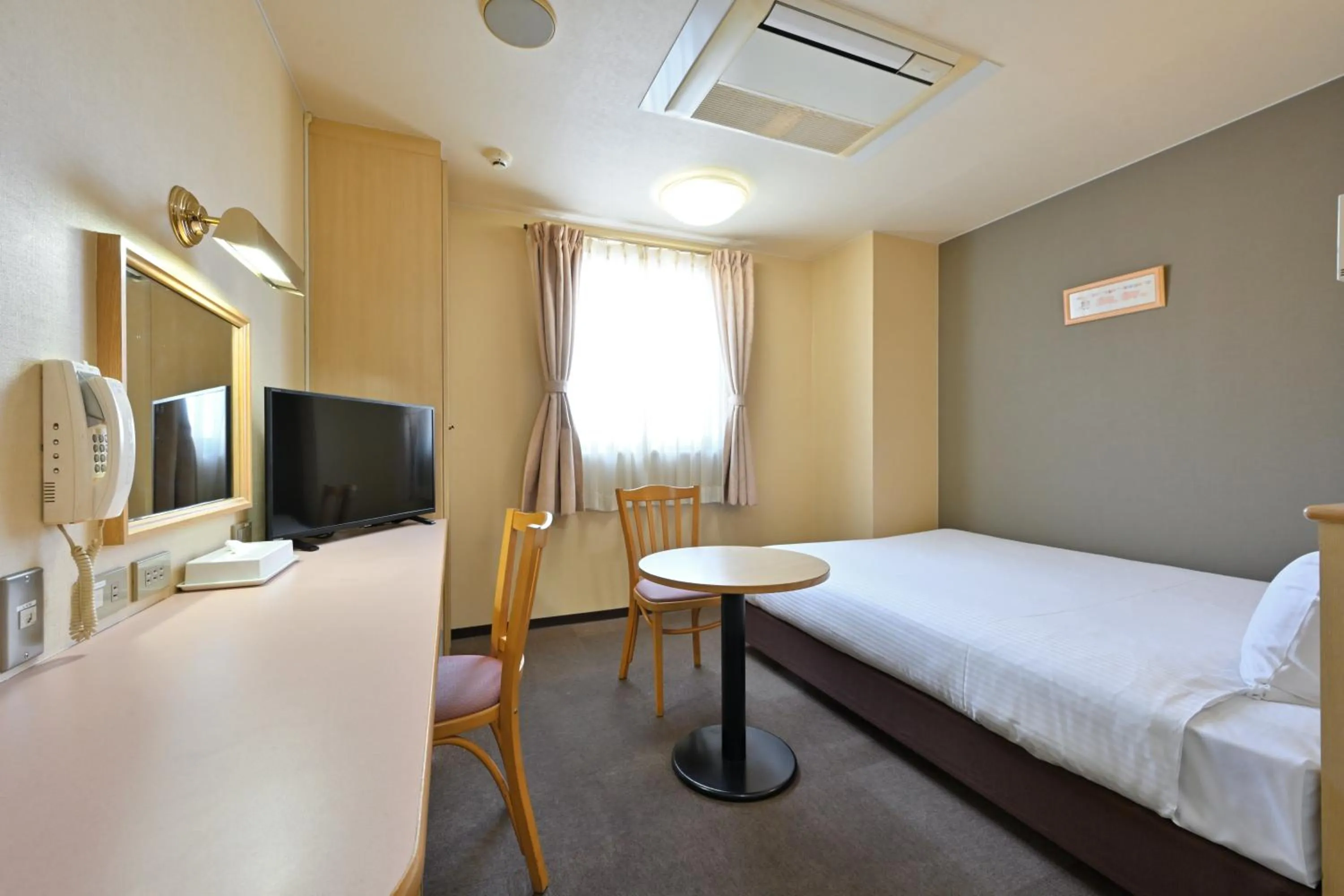 Photo of the whole room, Bed in Wakayama Daini Fuji Hotel