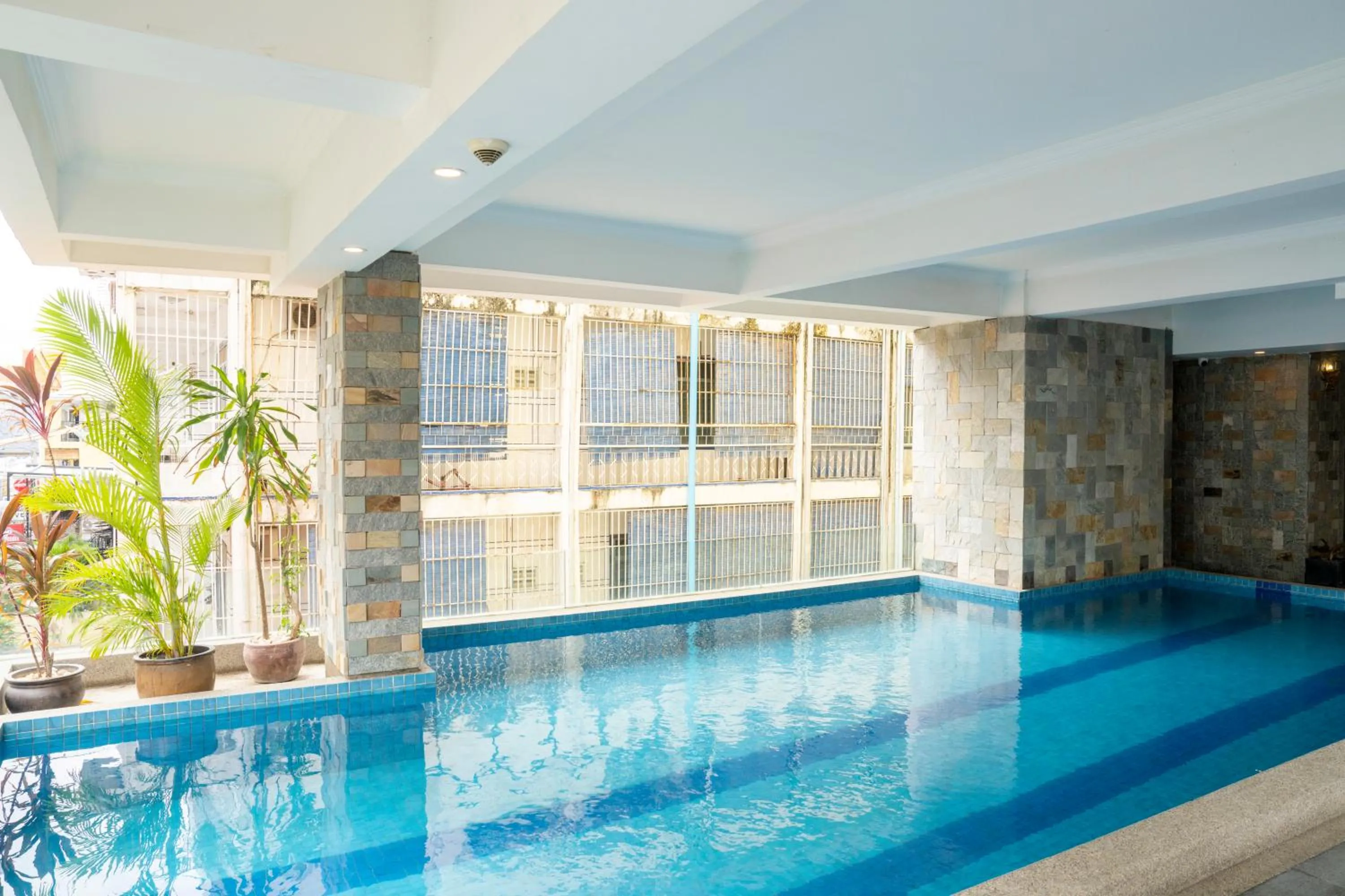 Swimming pool in ARISON Hotel