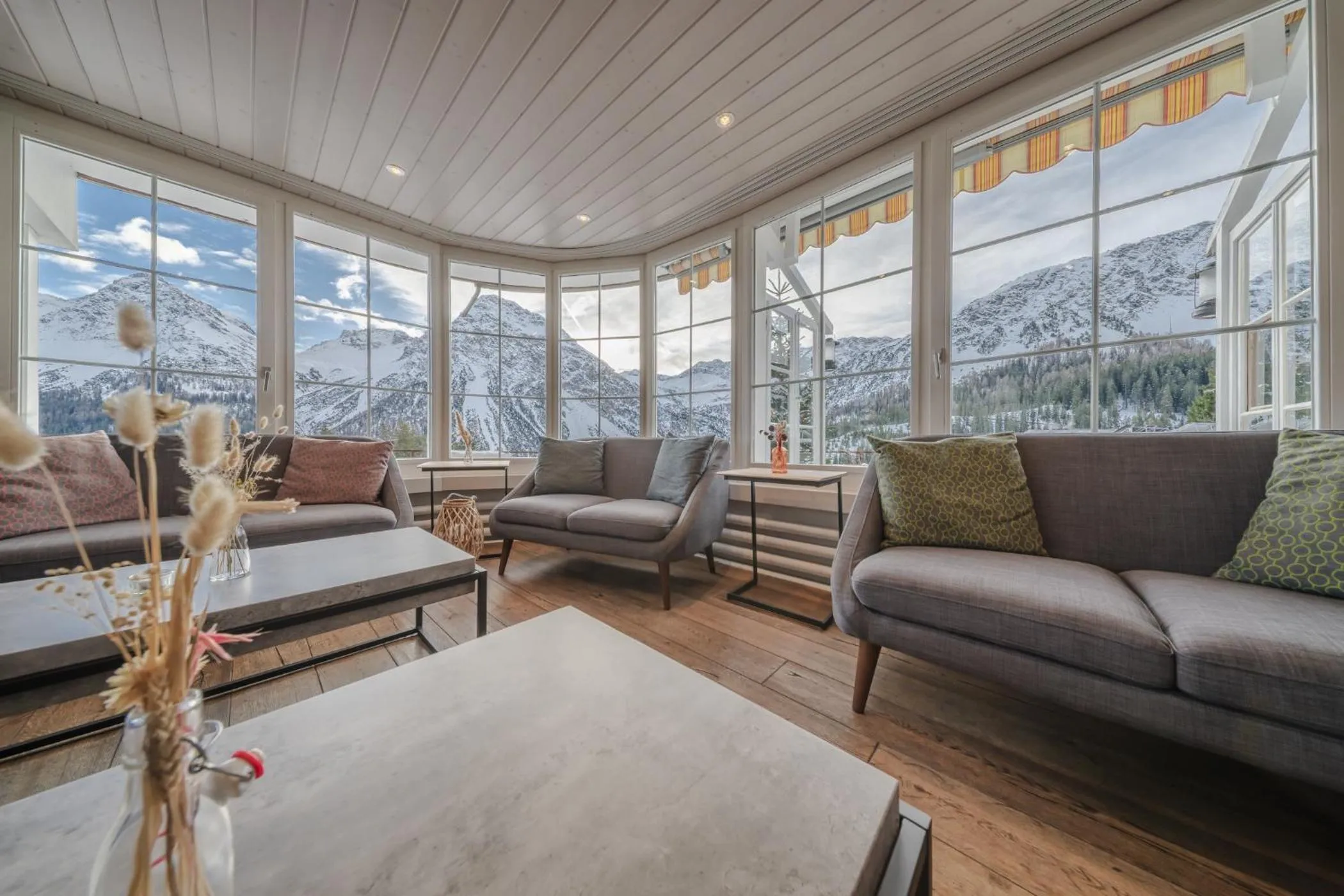 Lounge or bar in Hotel Quellenhof - Self Check-in & Adults Only