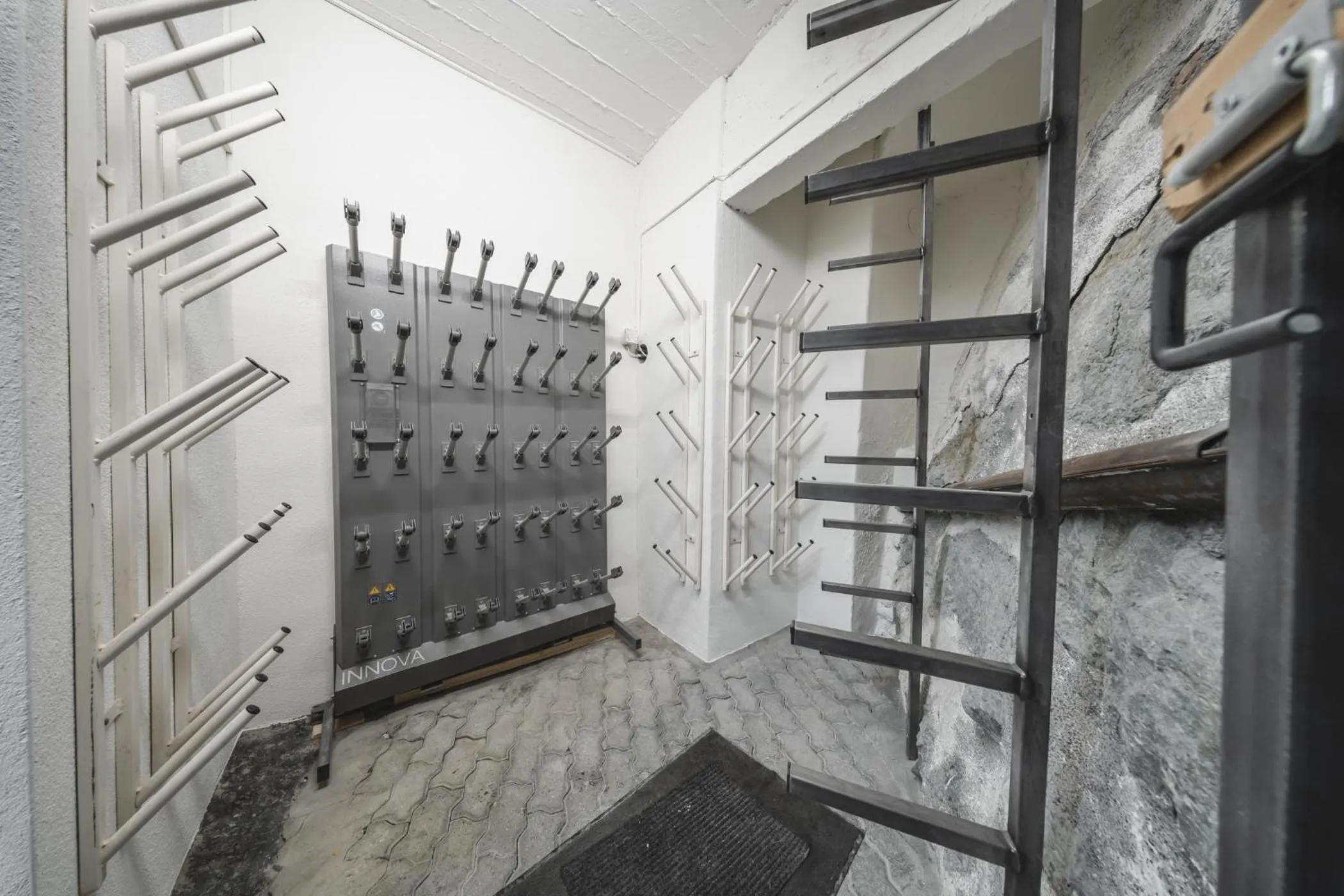 Skiing in Hotel Quellenhof - Self Check-in & Adults Only