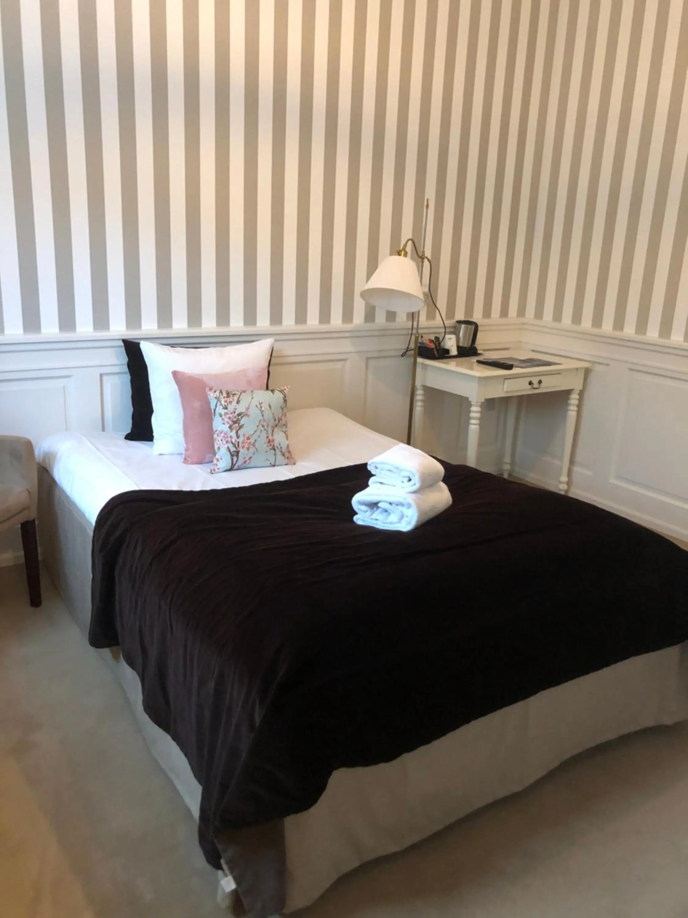 Bedroom, Bed in Kragerup Gods