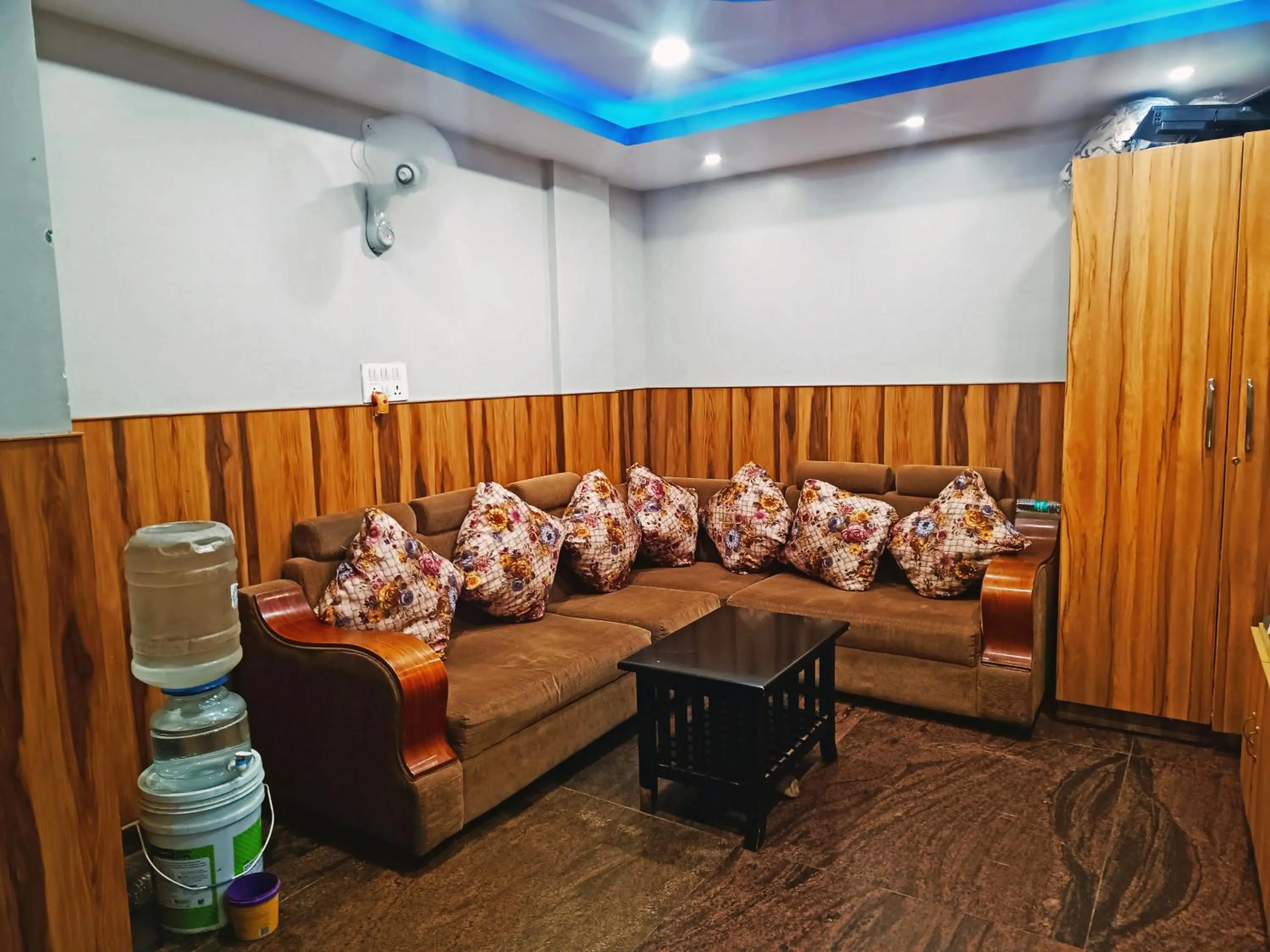 Seating area in Delta Inn Madiwala