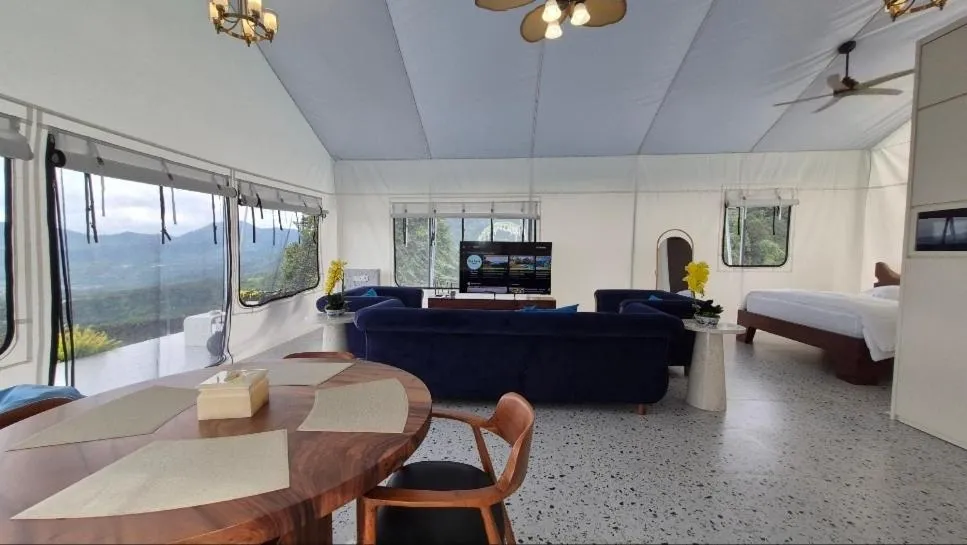 Casa de Monique Villas & Glamping Retreat