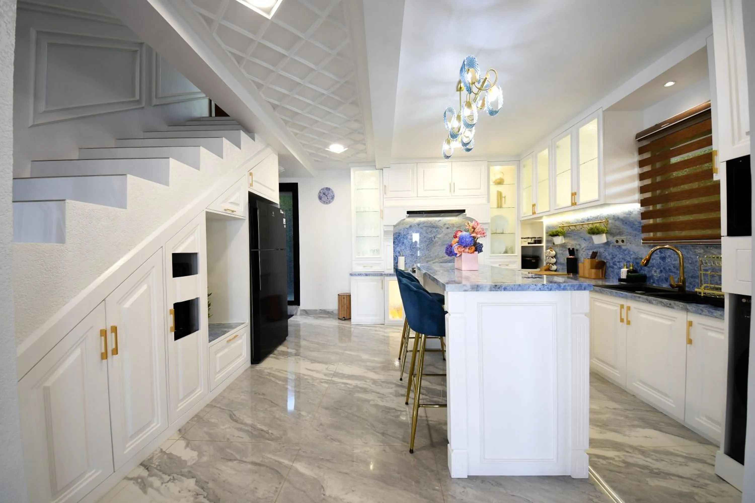 Kitchen or kitchenette in Casa de Monique Villas & Glamping Retreat