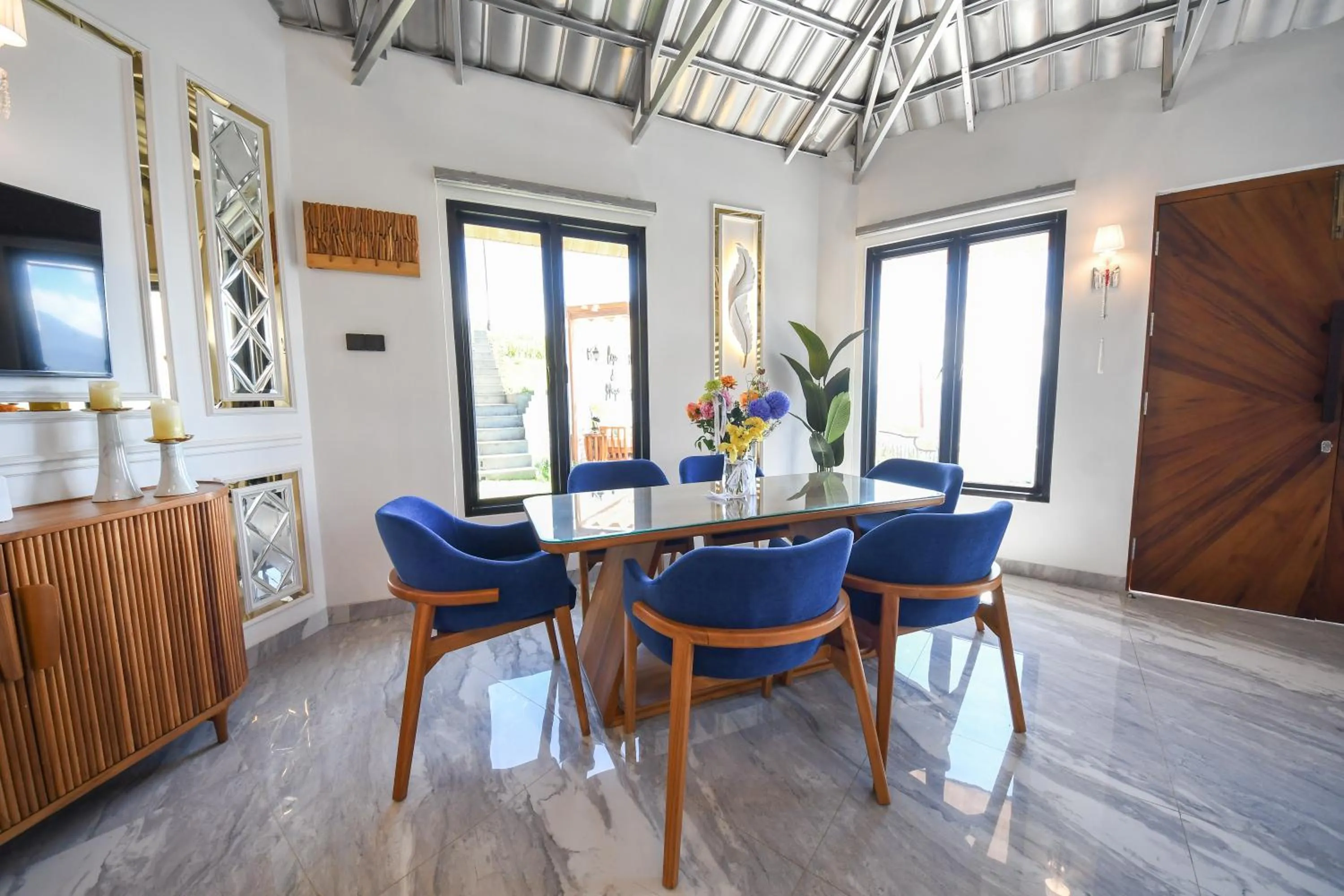 Dining area in Casa de Monique Villas & Glamping Retreat