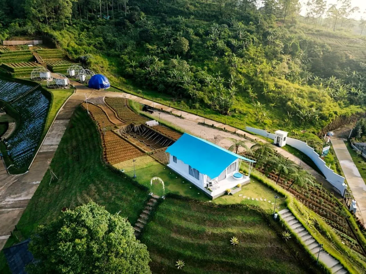 Property building in Casa de Monique Villas & Glamping Retreat