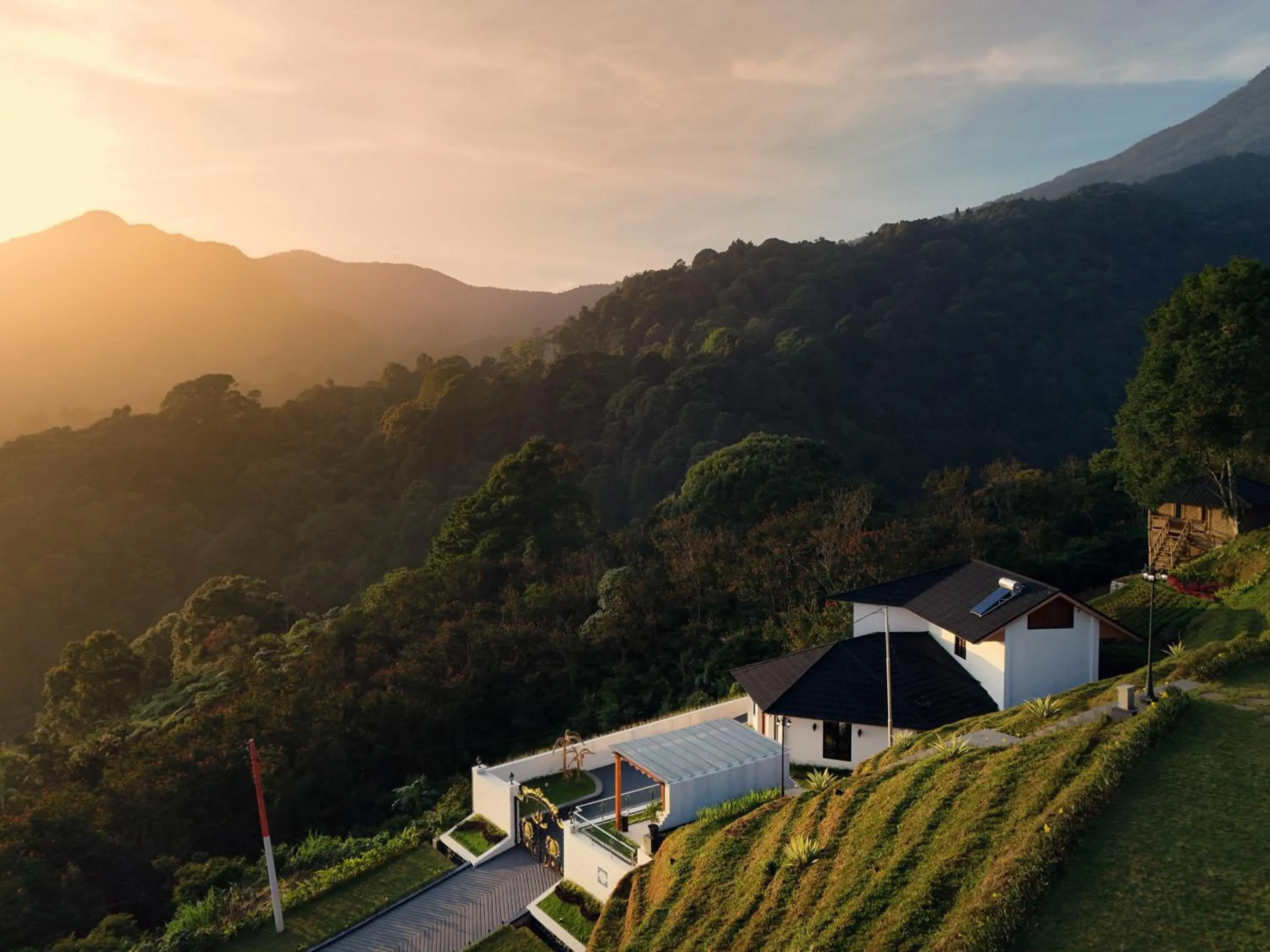 Property building in Casa de Monique Villas & Glamping Retreat