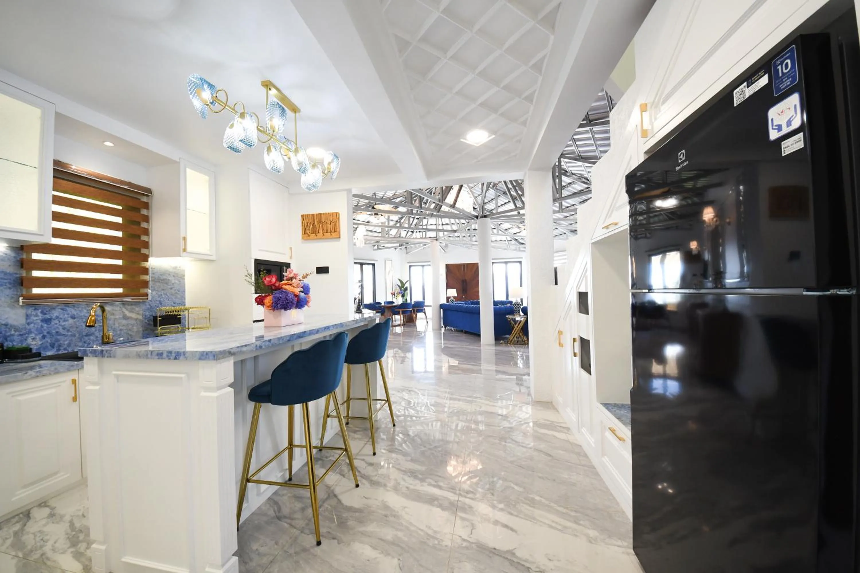 Kitchen or kitchenette in Casa de Monique Villas & Glamping Retreat