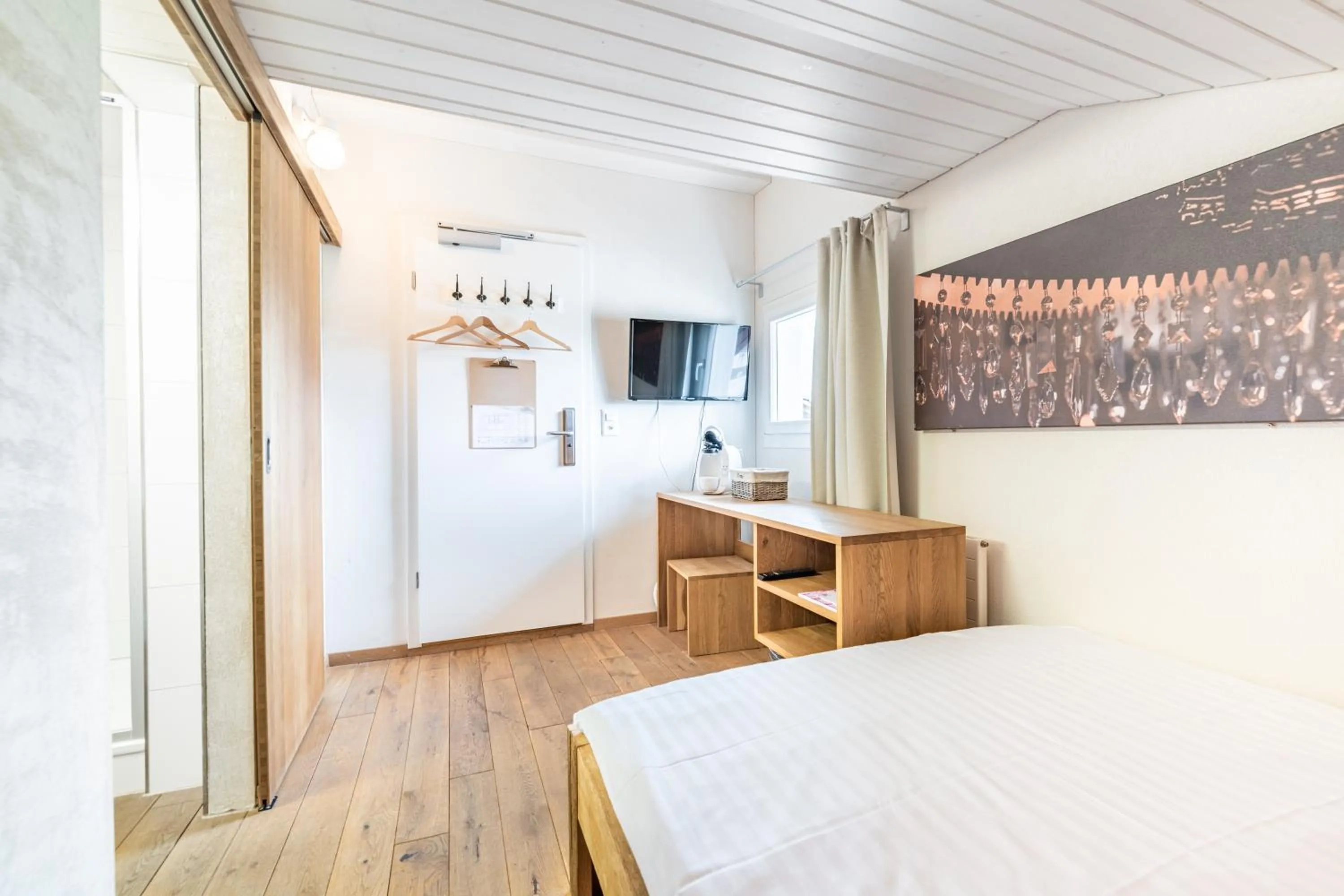 Photo of the whole room, Bed in Hotel Kaiserstuhl