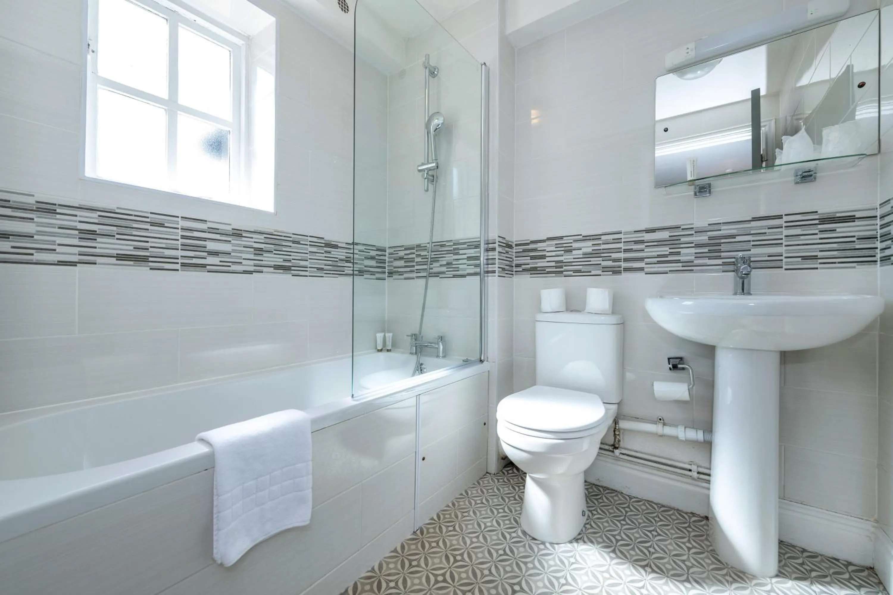 Shower in The Old Pheasant