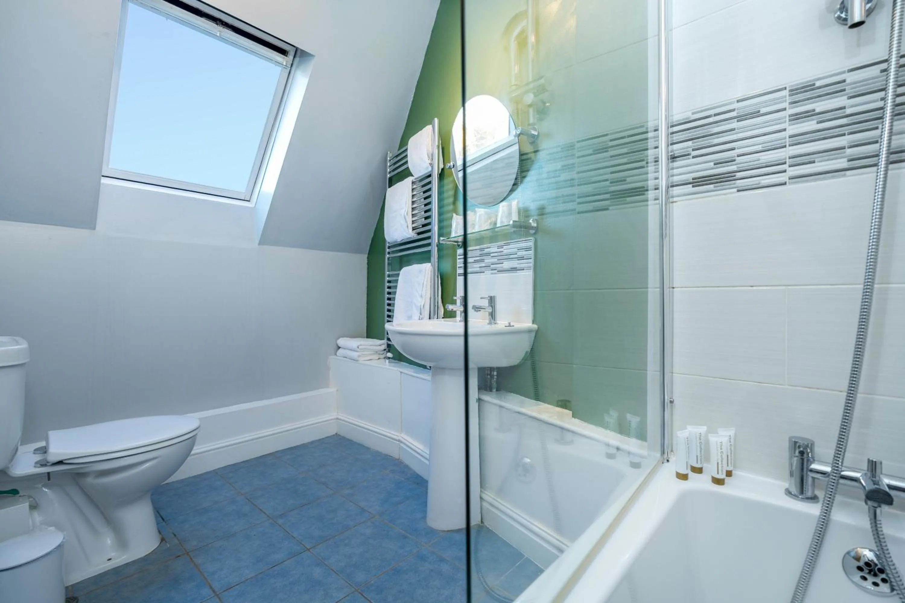 Bathroom in The Old Pheasant