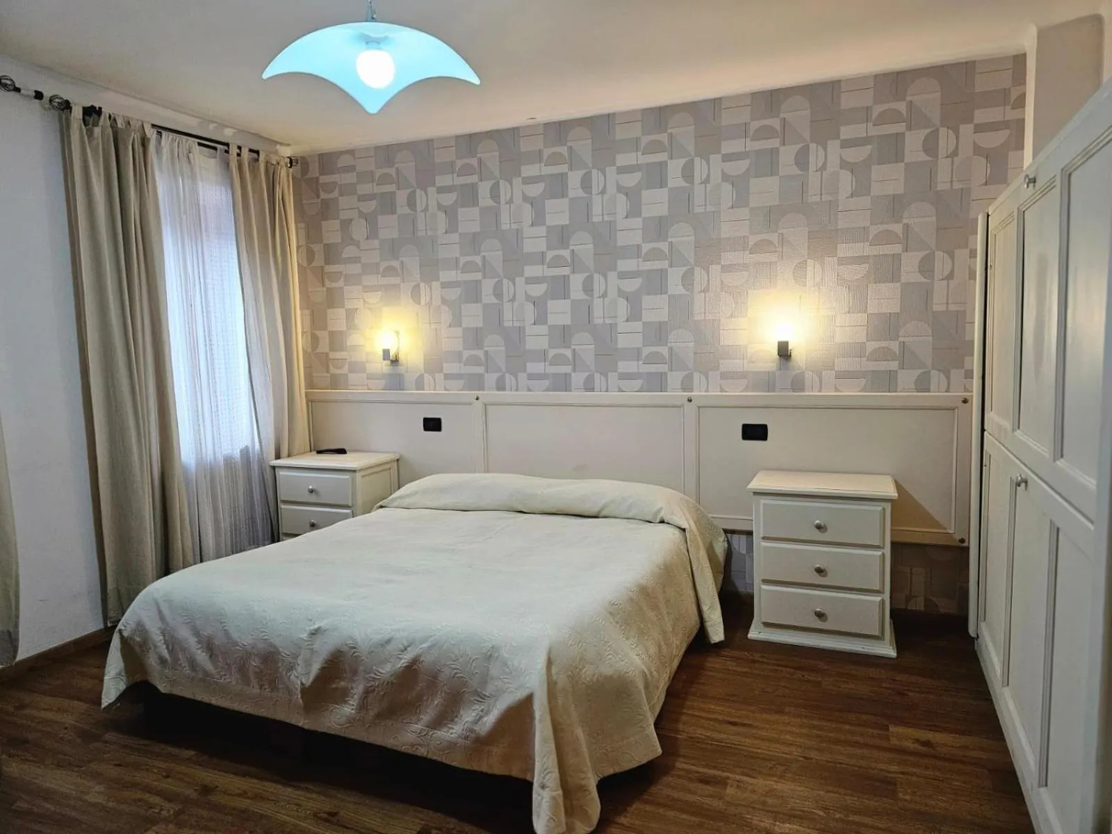 Bed in Hotel Bucaneve