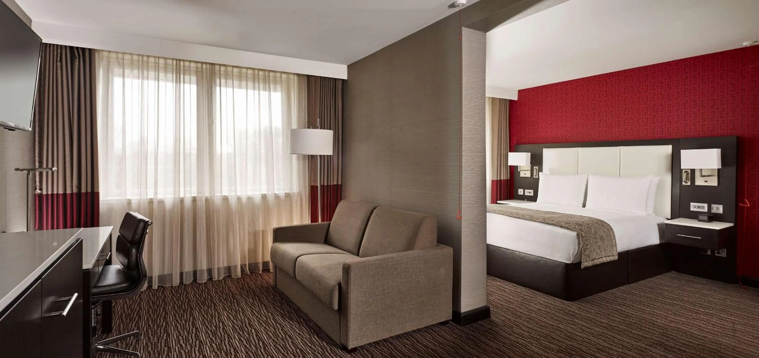 Bedroom, Bed in DoubleTree by Hilton Hotel Nottingham - Gateway