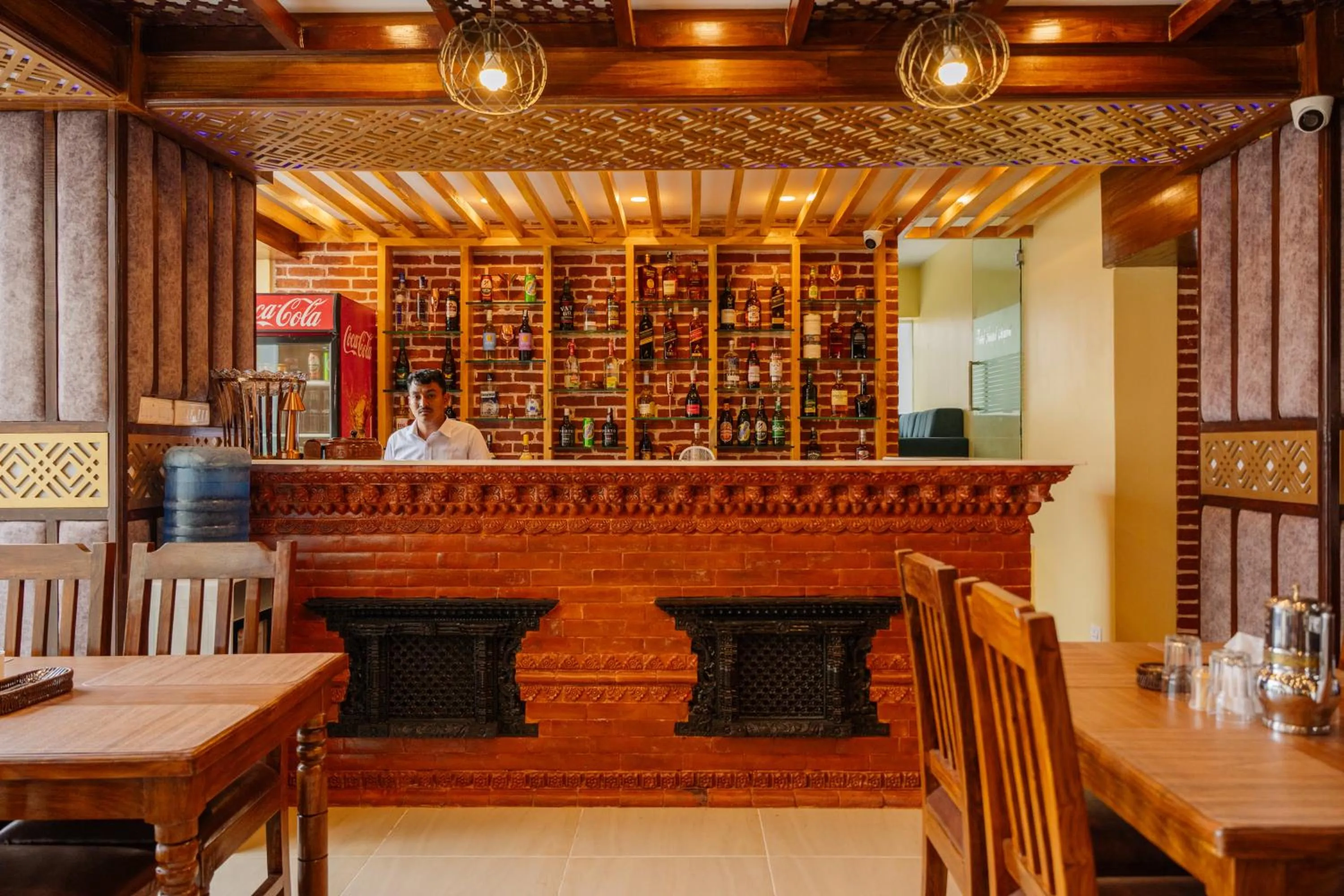 Restaurant/places to eat in Hotel Royal Airport