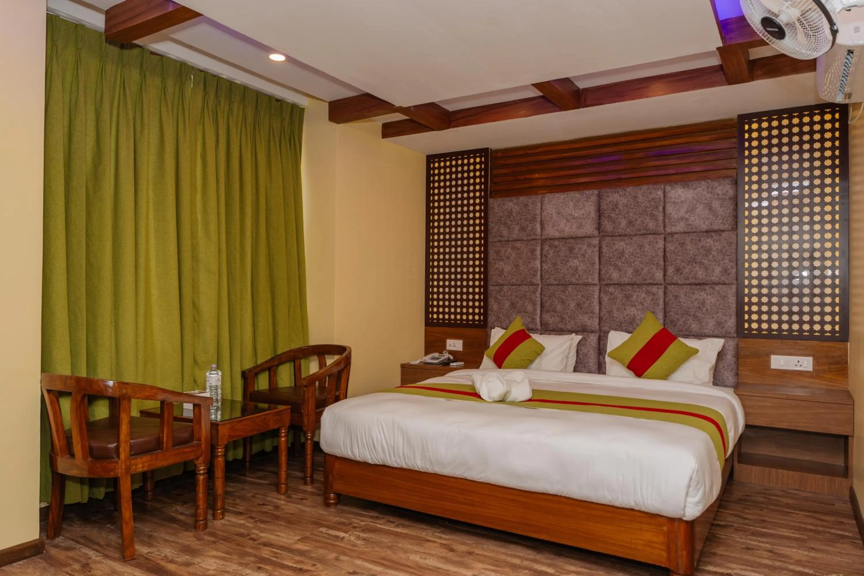 Bedroom, Bed in Hotel Royal Airport