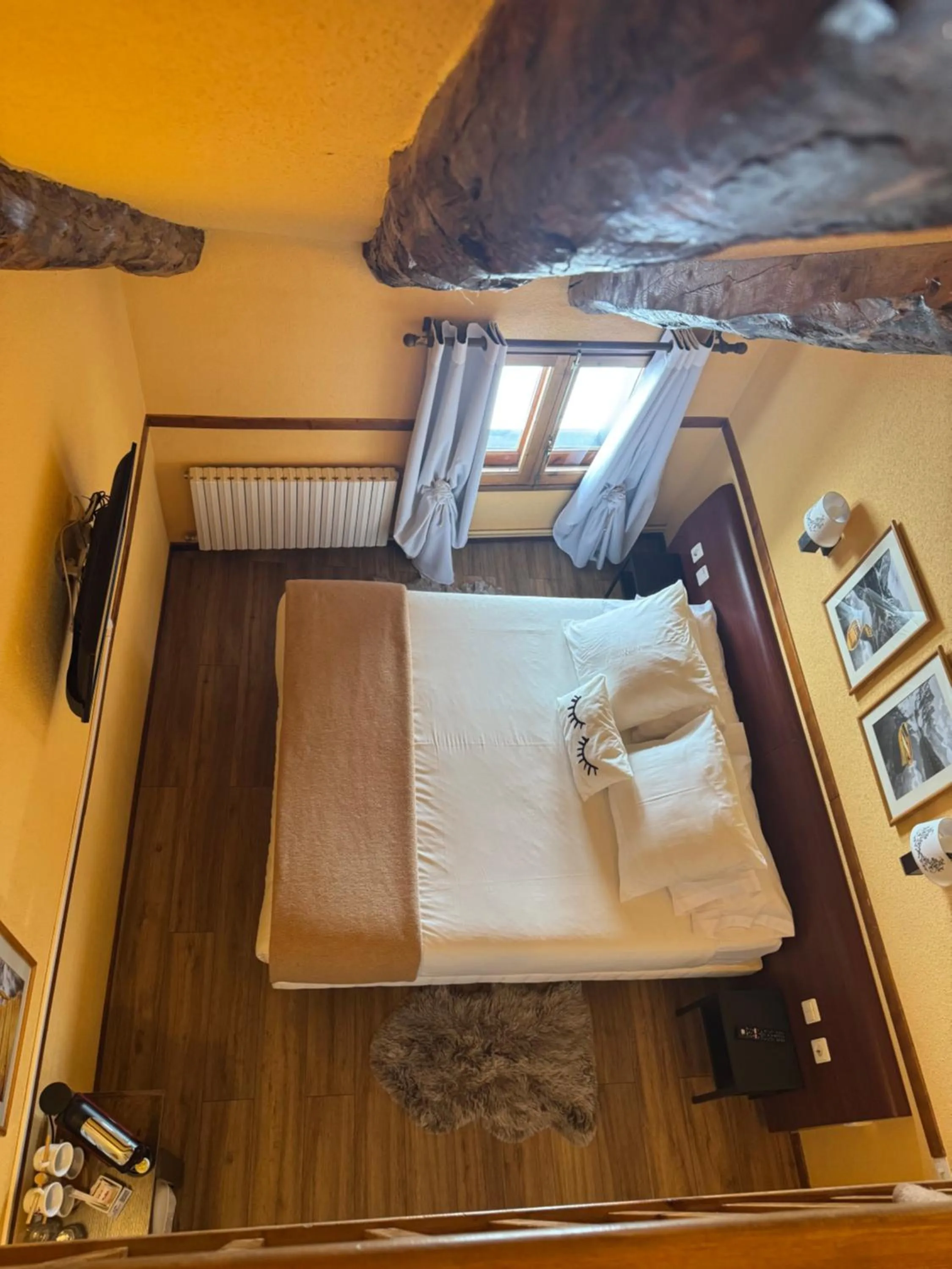 View (from property/room), Bed in Hotel Copacabana