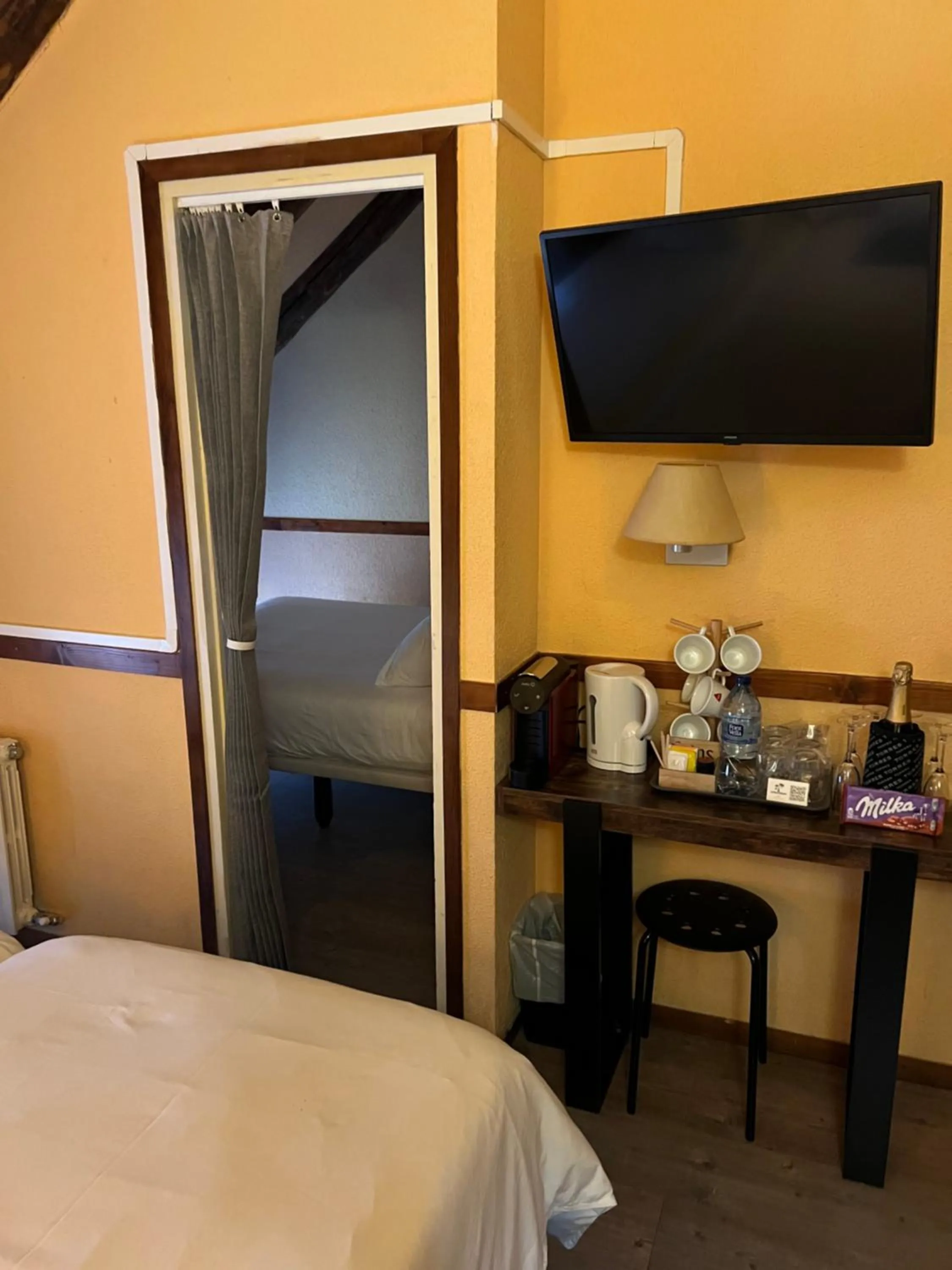 Coffee/tea facilities, Bed in Hotel Copacabana