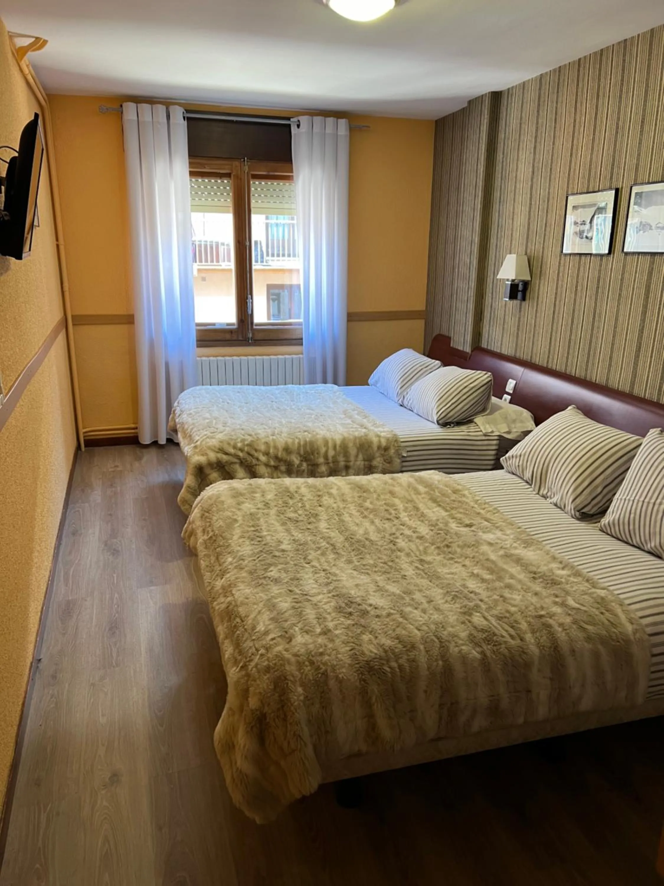 Photo of the whole room, Bed in Hotel Copacabana