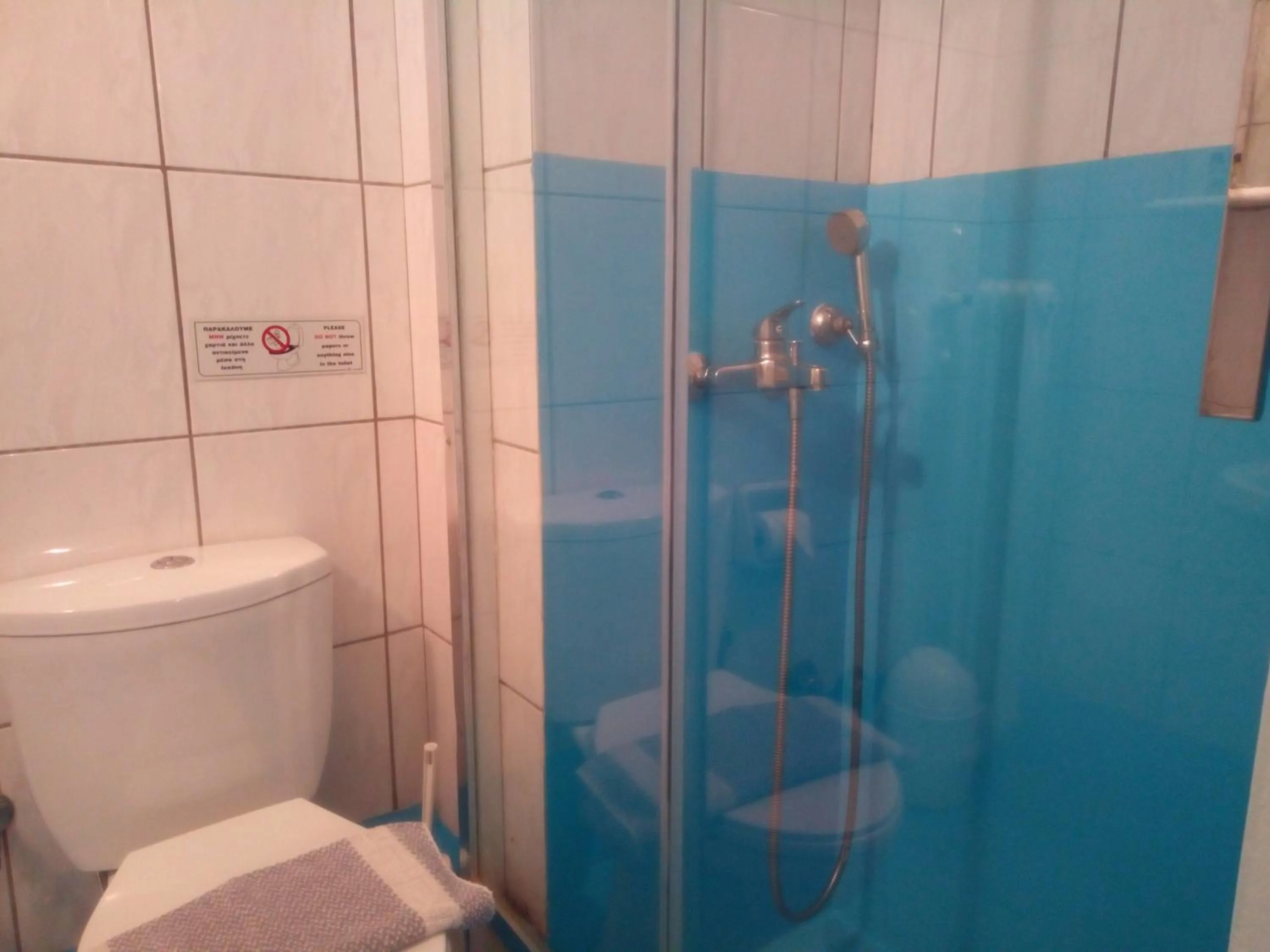 Shower in Zappion Hotel