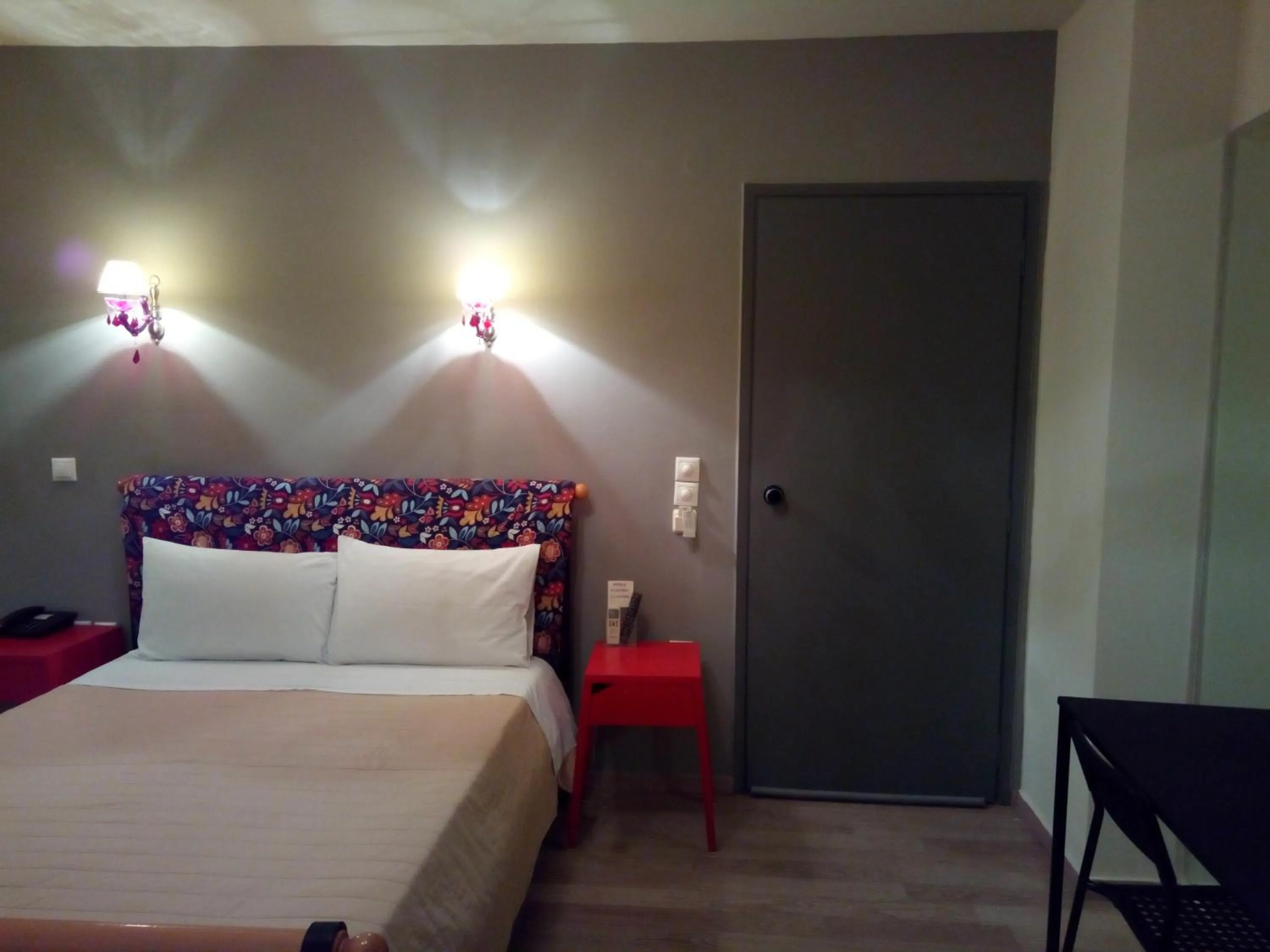 Photo of the whole room, Bed in Zappion Hotel