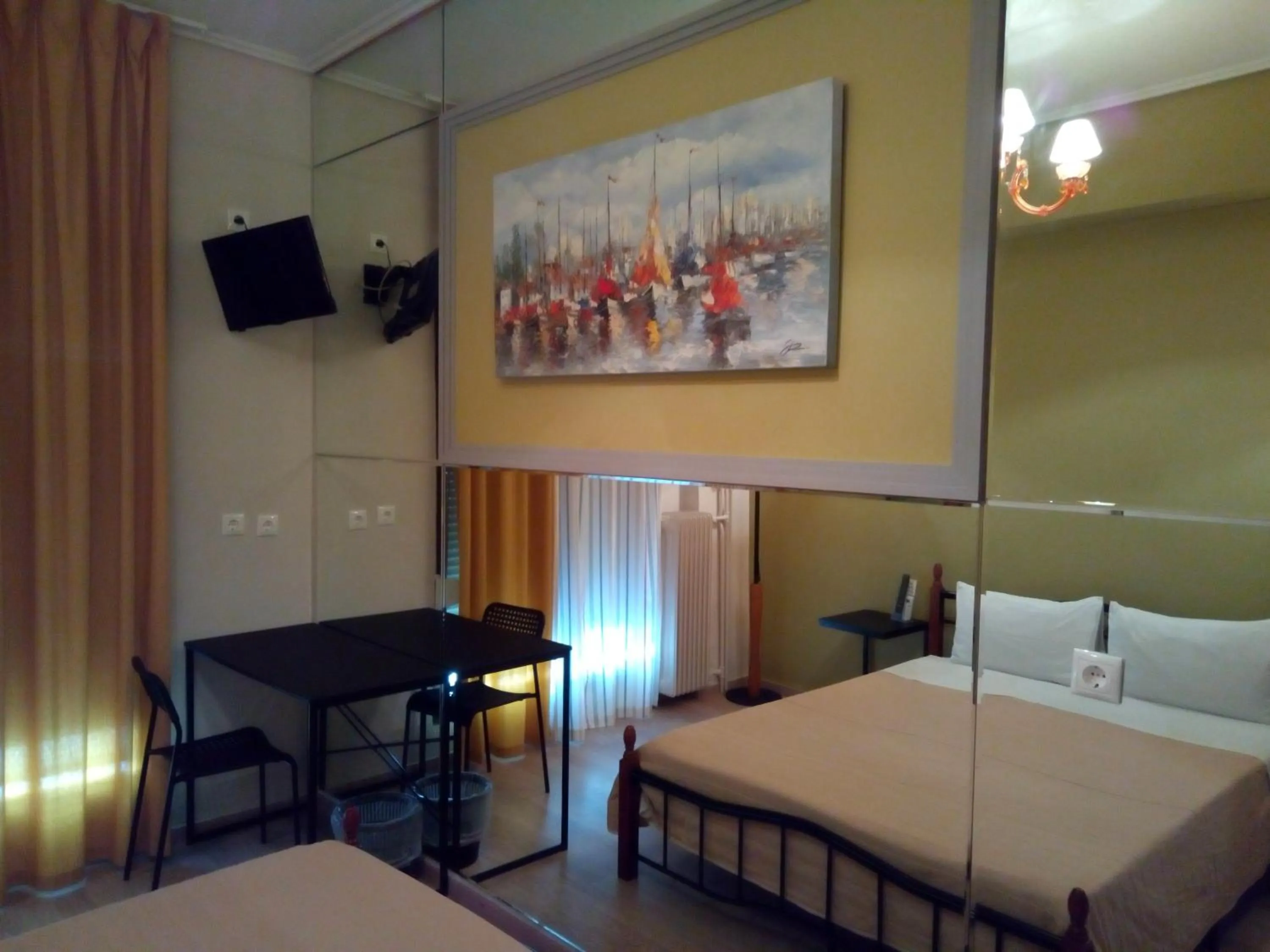 Photo of the whole room, Bed in Zappion Hotel