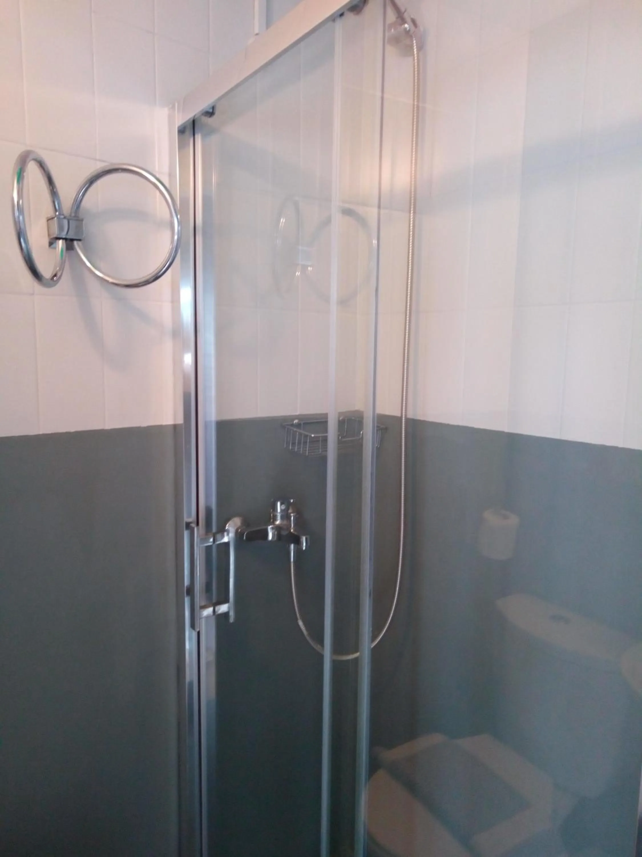 Shower in Zappion Hotel