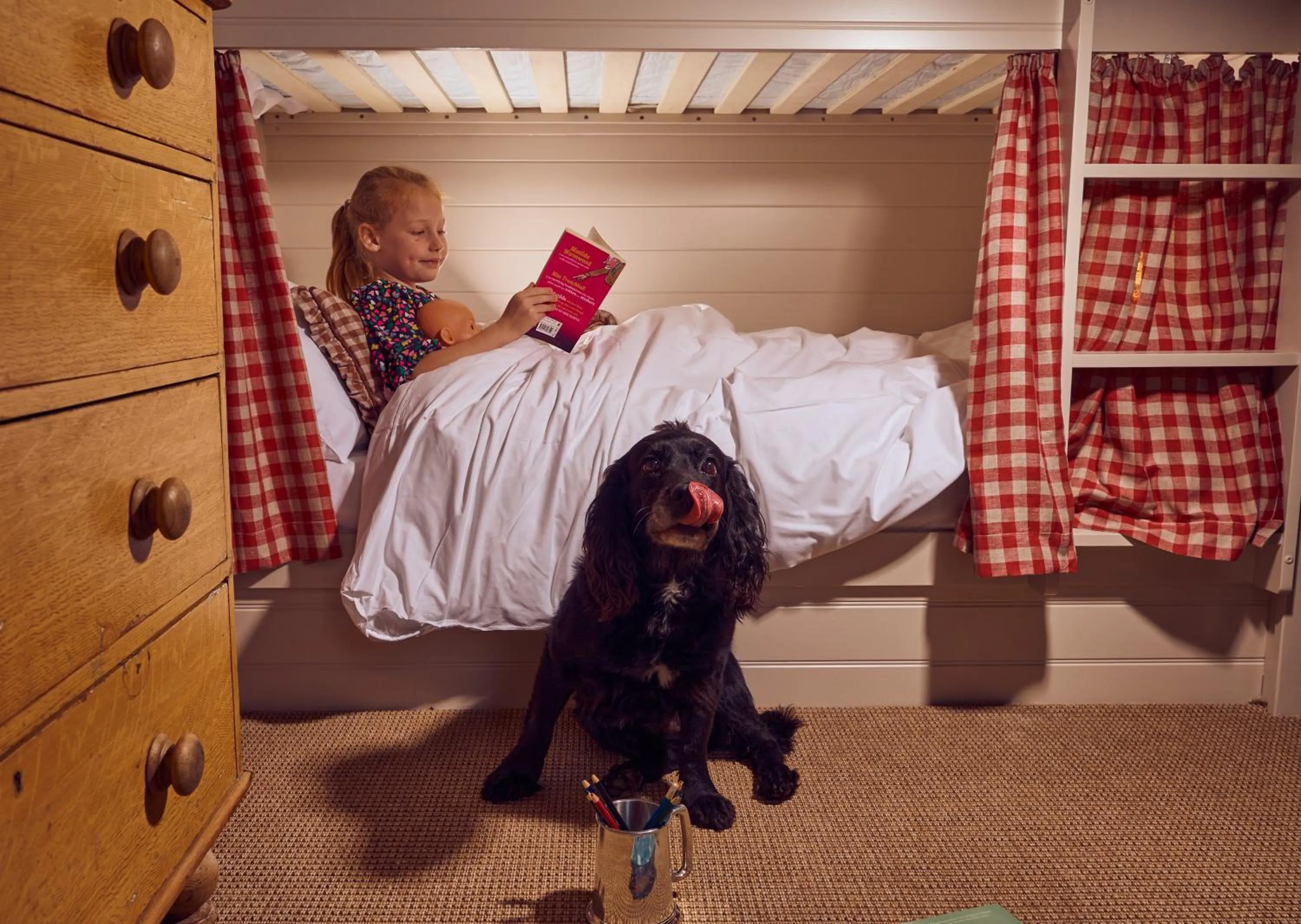 Pets in The Mitre, Hampton Court