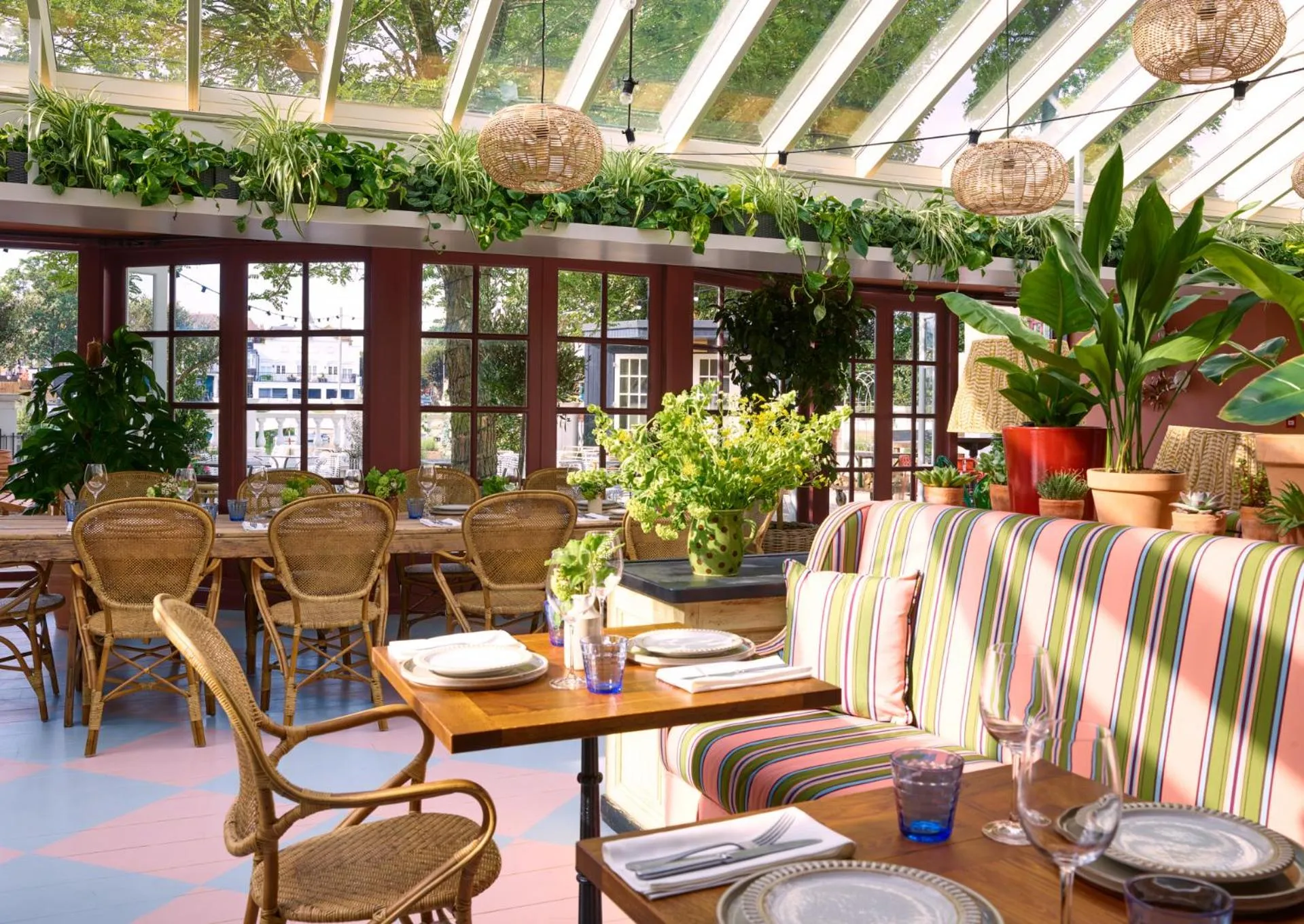 Meals in The Mitre, Hampton Court