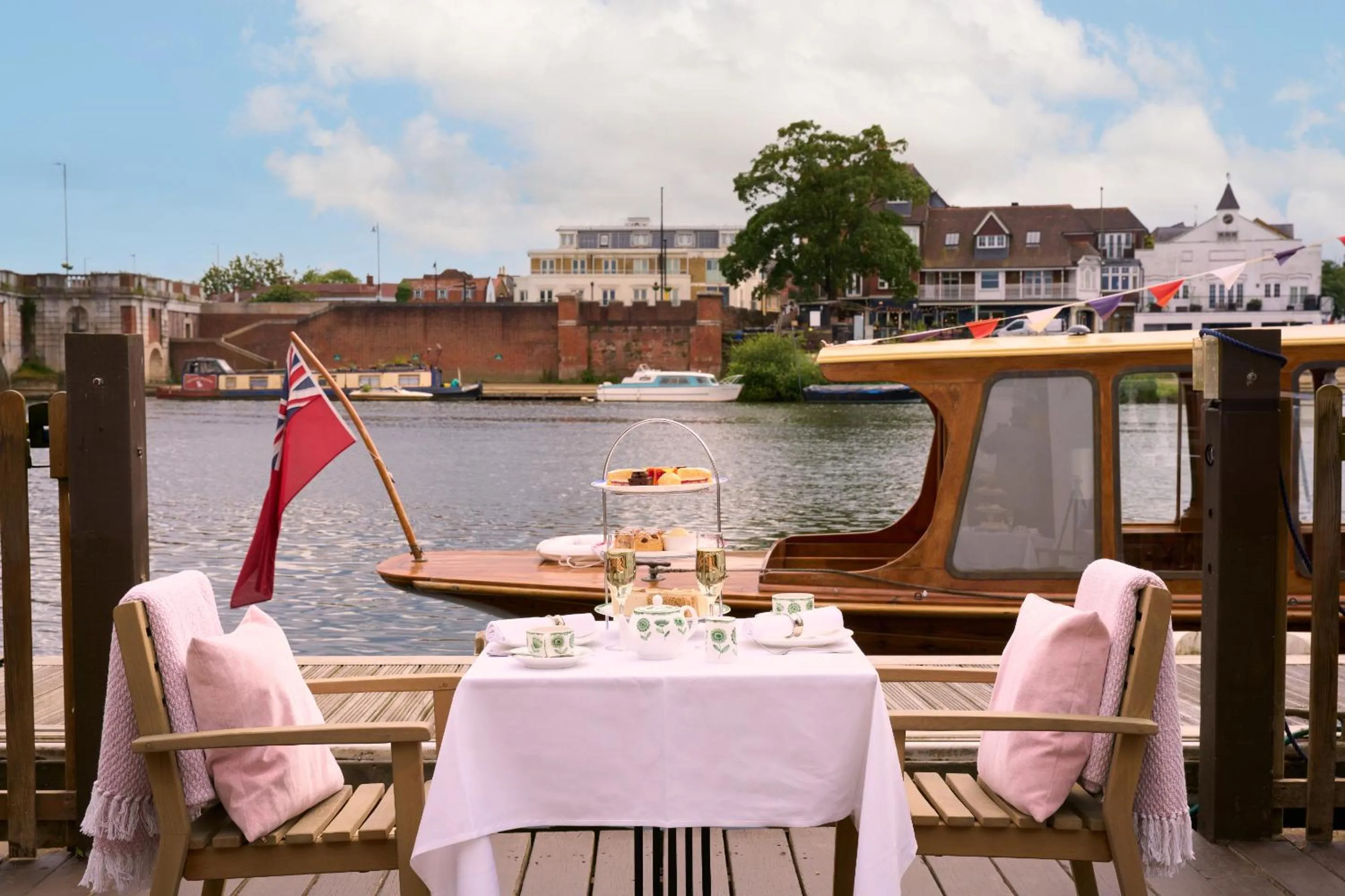 Restaurant/places to eat in The Mitre, Hampton Court