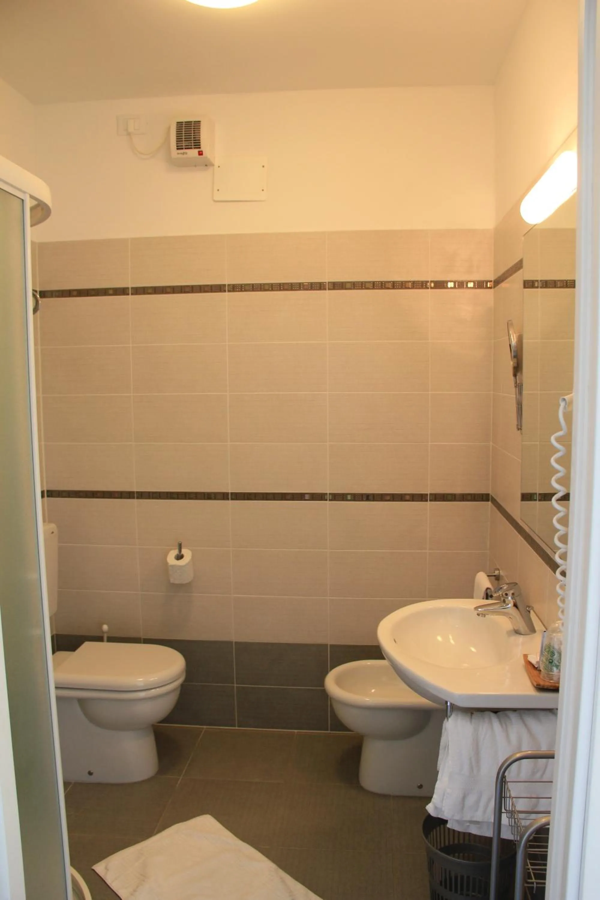 Toilet in Hotel Meublè Nazionale